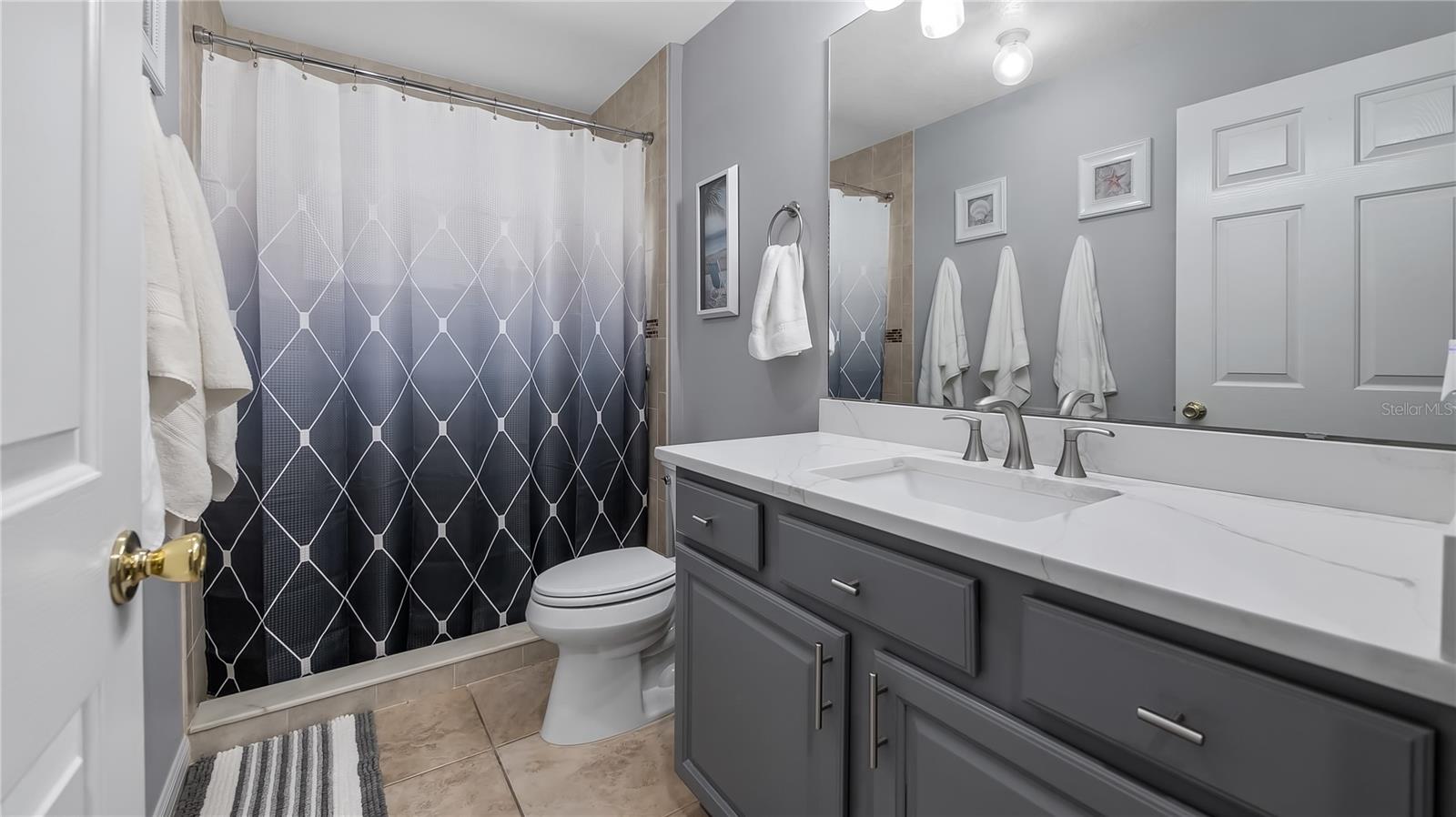 Image 22 of 30 For 21120 Lady Marion Way