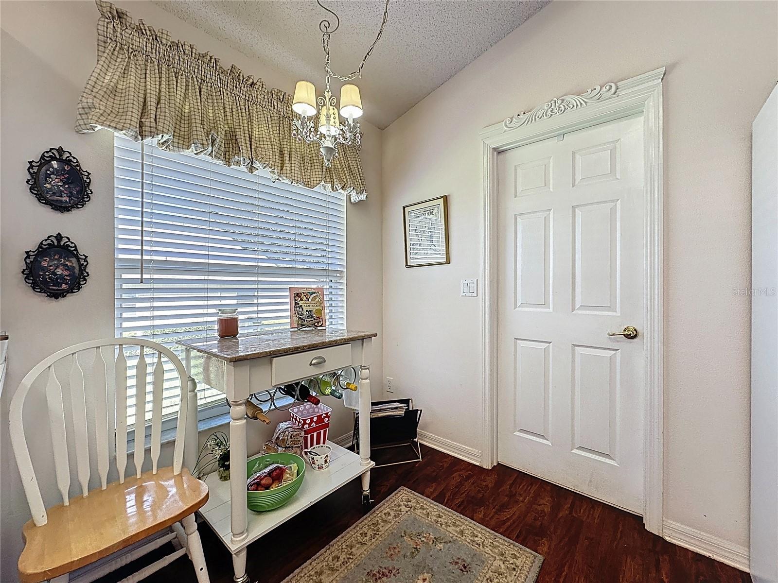 Image 31 of 56 For 3572 Capland Avenue