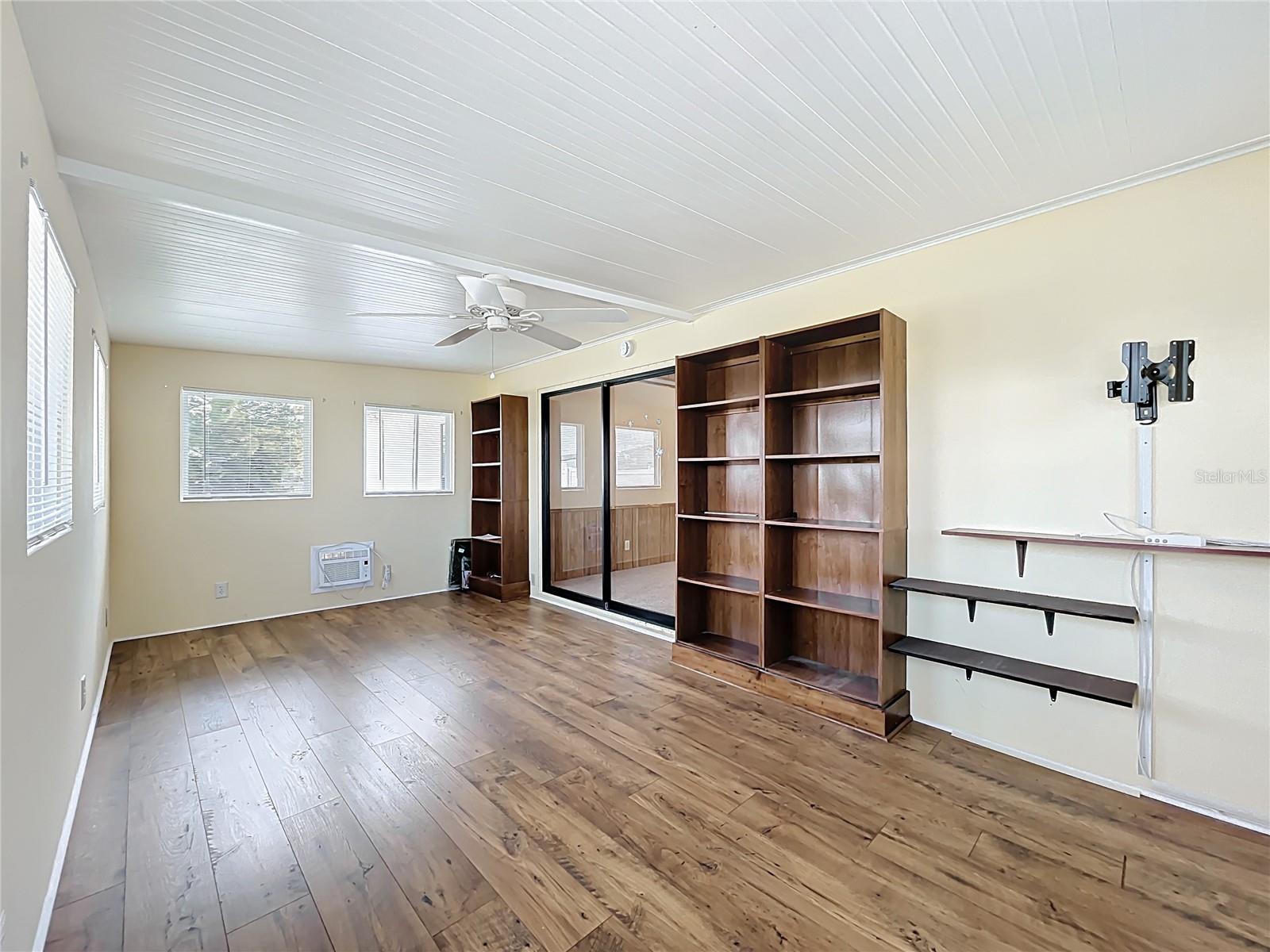 Image 21 of 41 For 1440 Nassau Circle