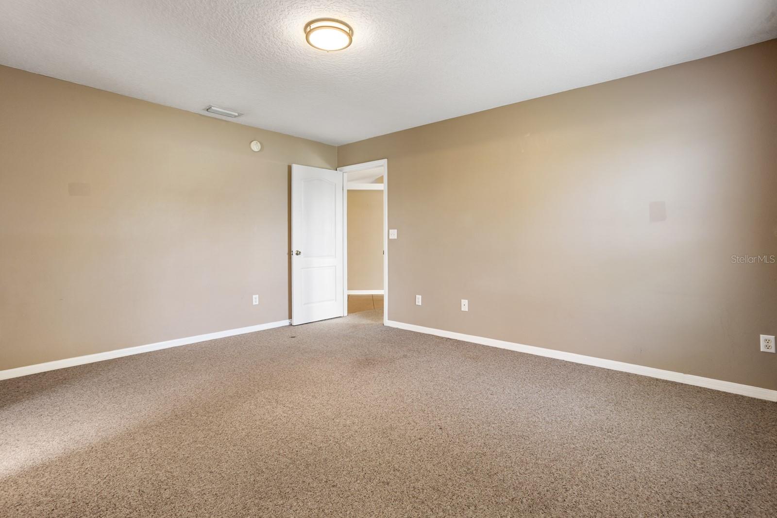 Image 13 of 38 For 9839 Crenshaw Cir