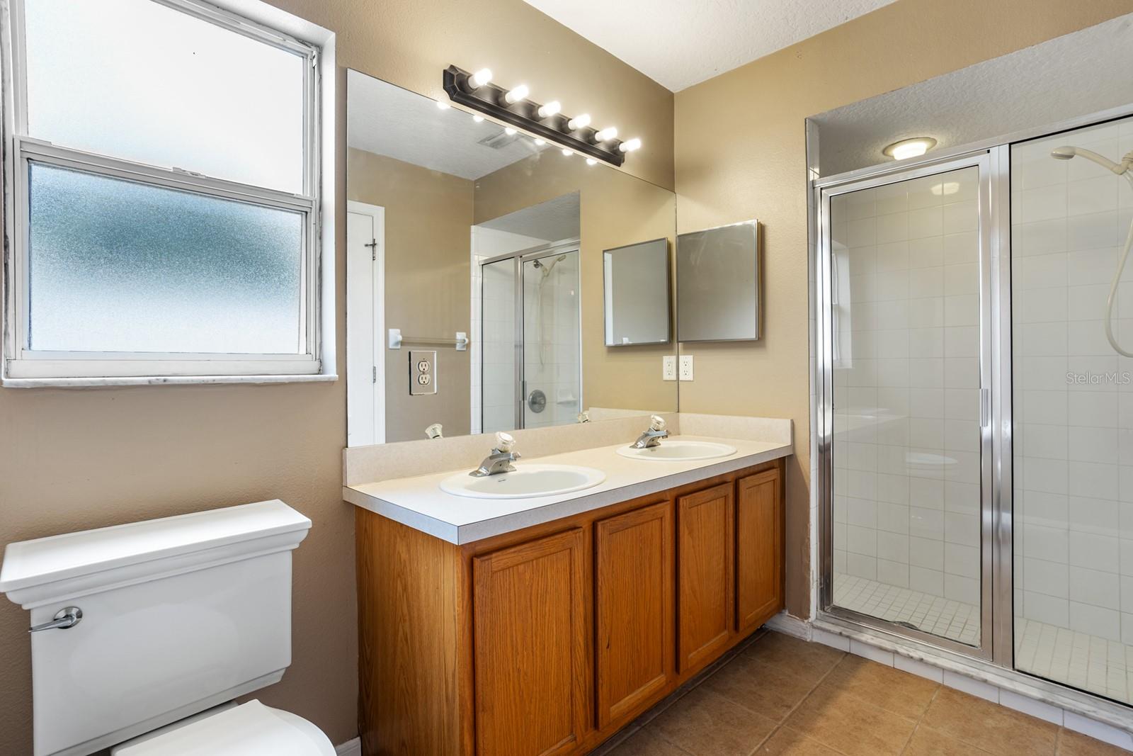 Image 14 of 38 For 9839 Crenshaw Cir