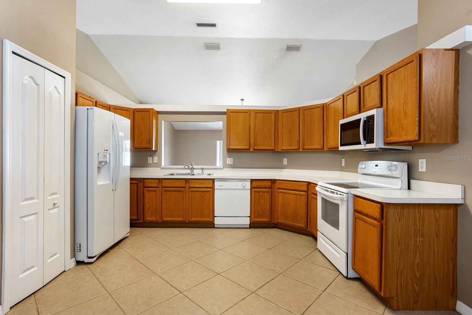 Image 4 of 38 For 9839 Crenshaw Cir