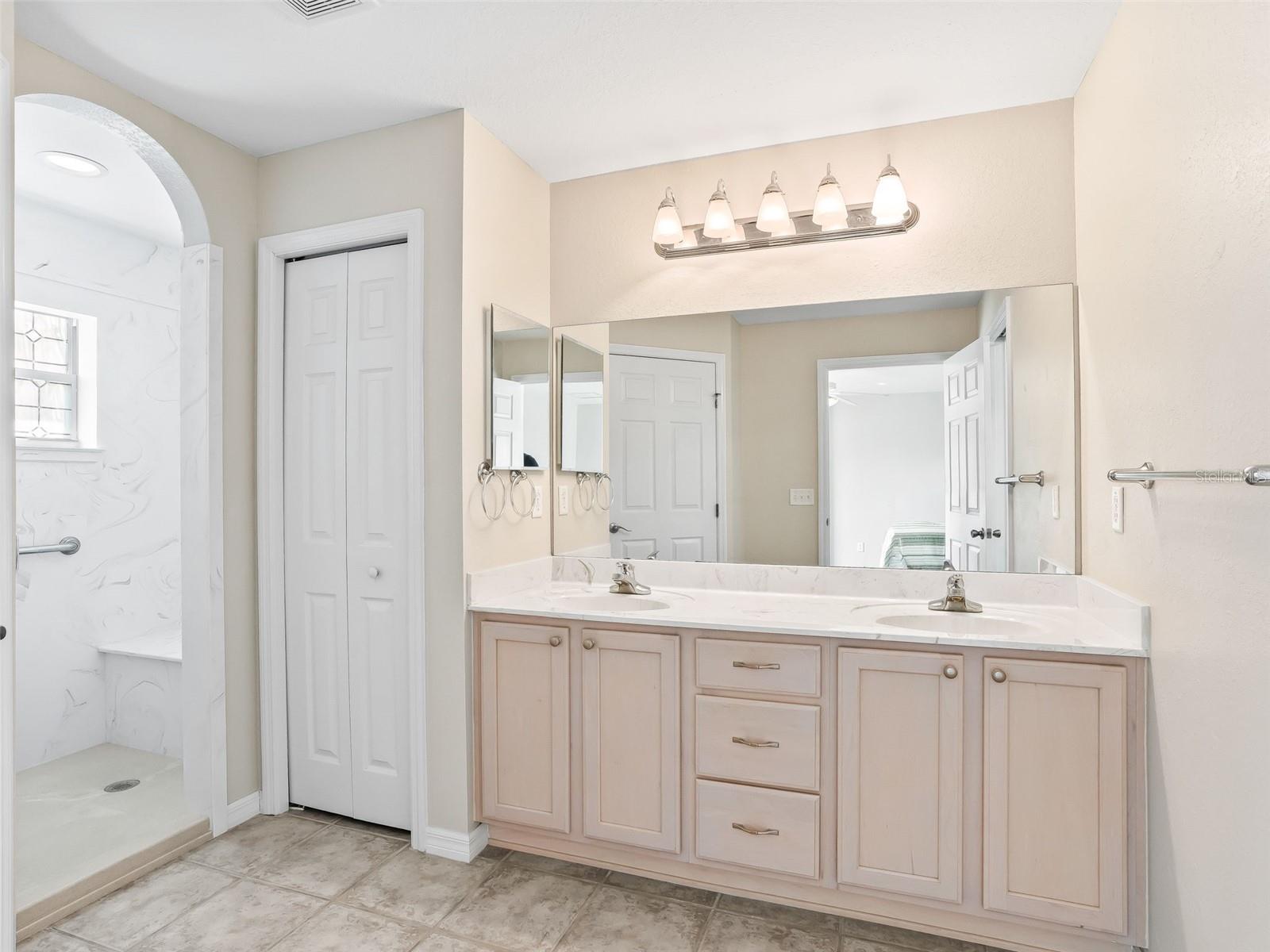 Image 23 of 51 For 12321 176th Loop