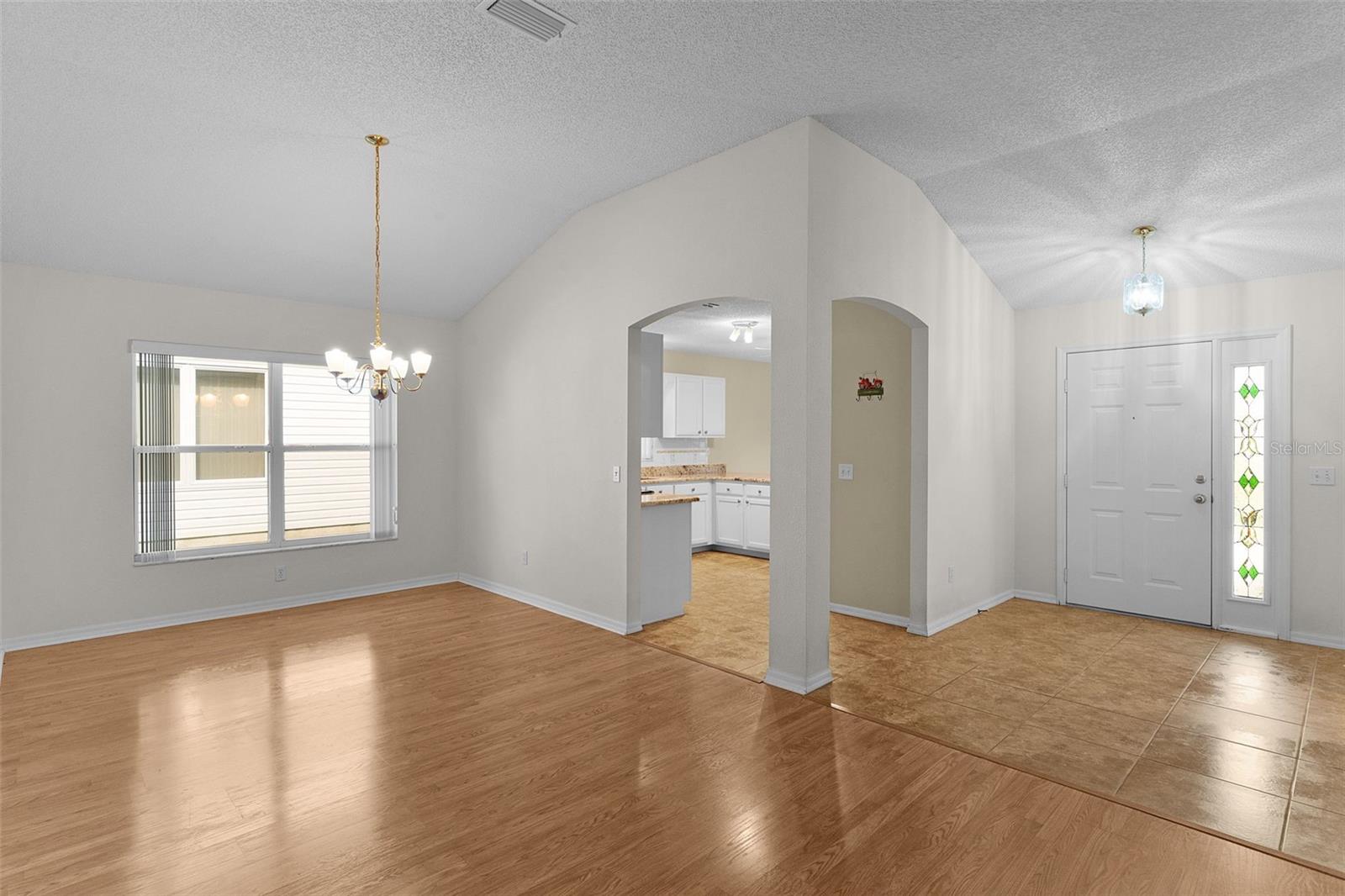 Image 10 of 44 For 912 Ventura Drive