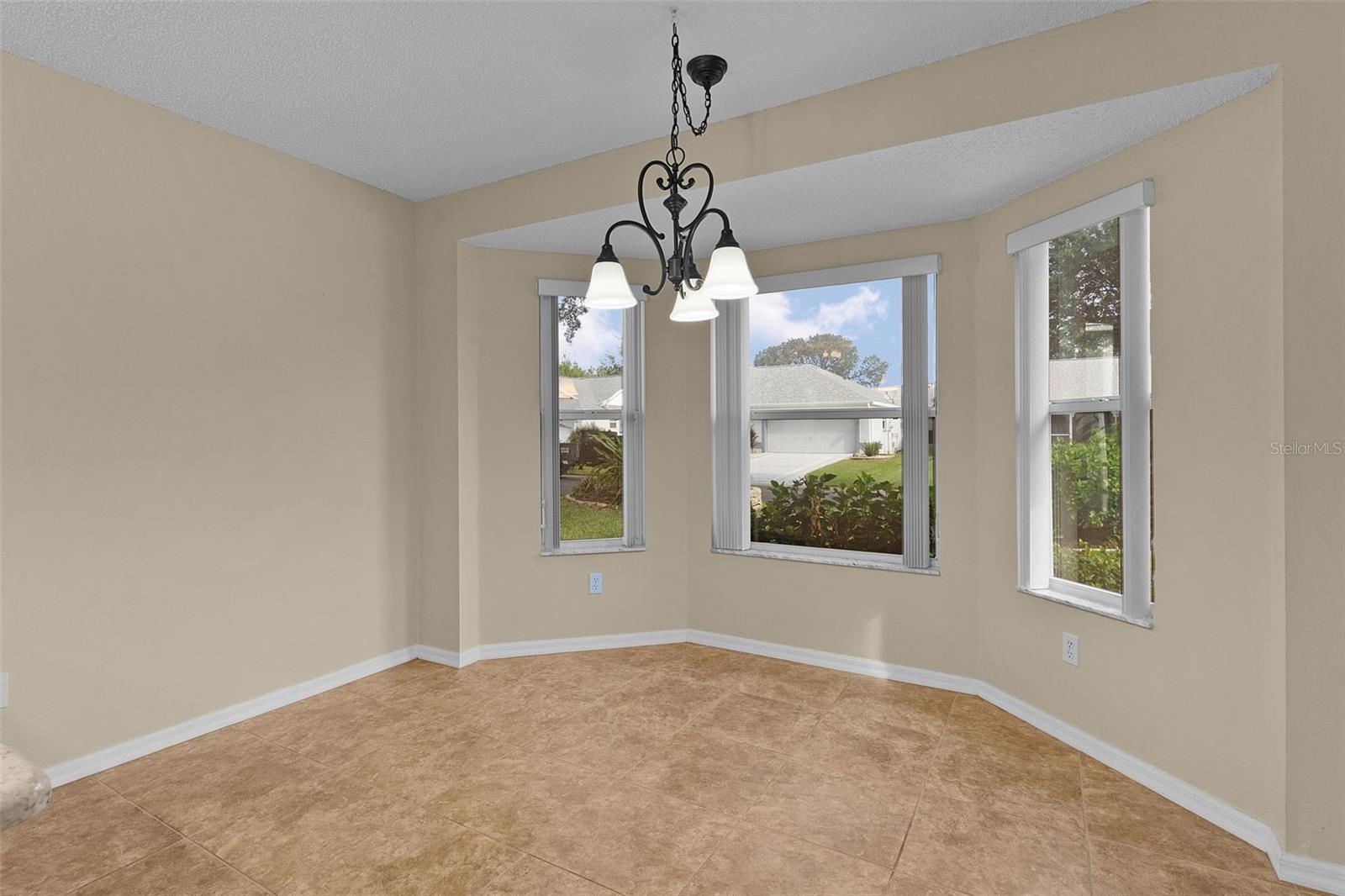 Image 13 of 44 For 912 Ventura Drive