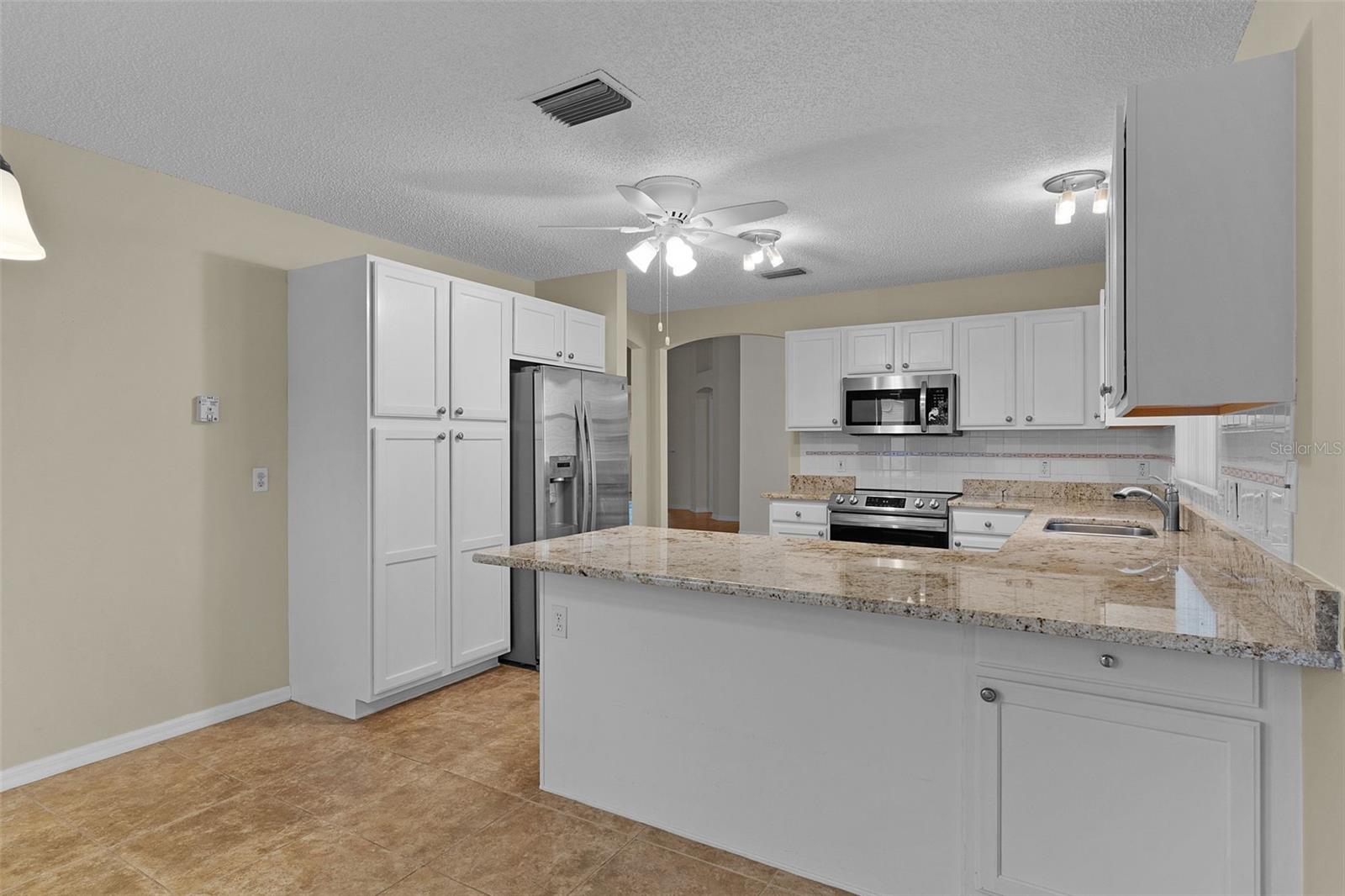 Image 19 of 44 For 912 Ventura Drive