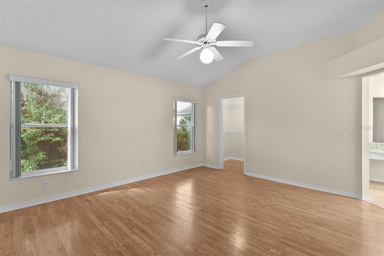 Image 20 of 44 For 912 Ventura Drive