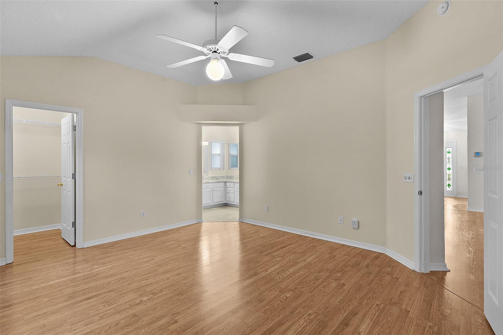 Image 21 of 44 For 912 Ventura Drive