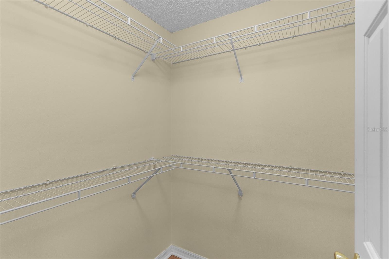 Image 23 of 44 For 912 Ventura Drive