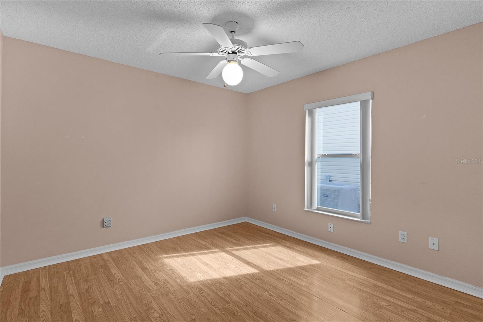 Image 30 of 44 For 912 Ventura Drive