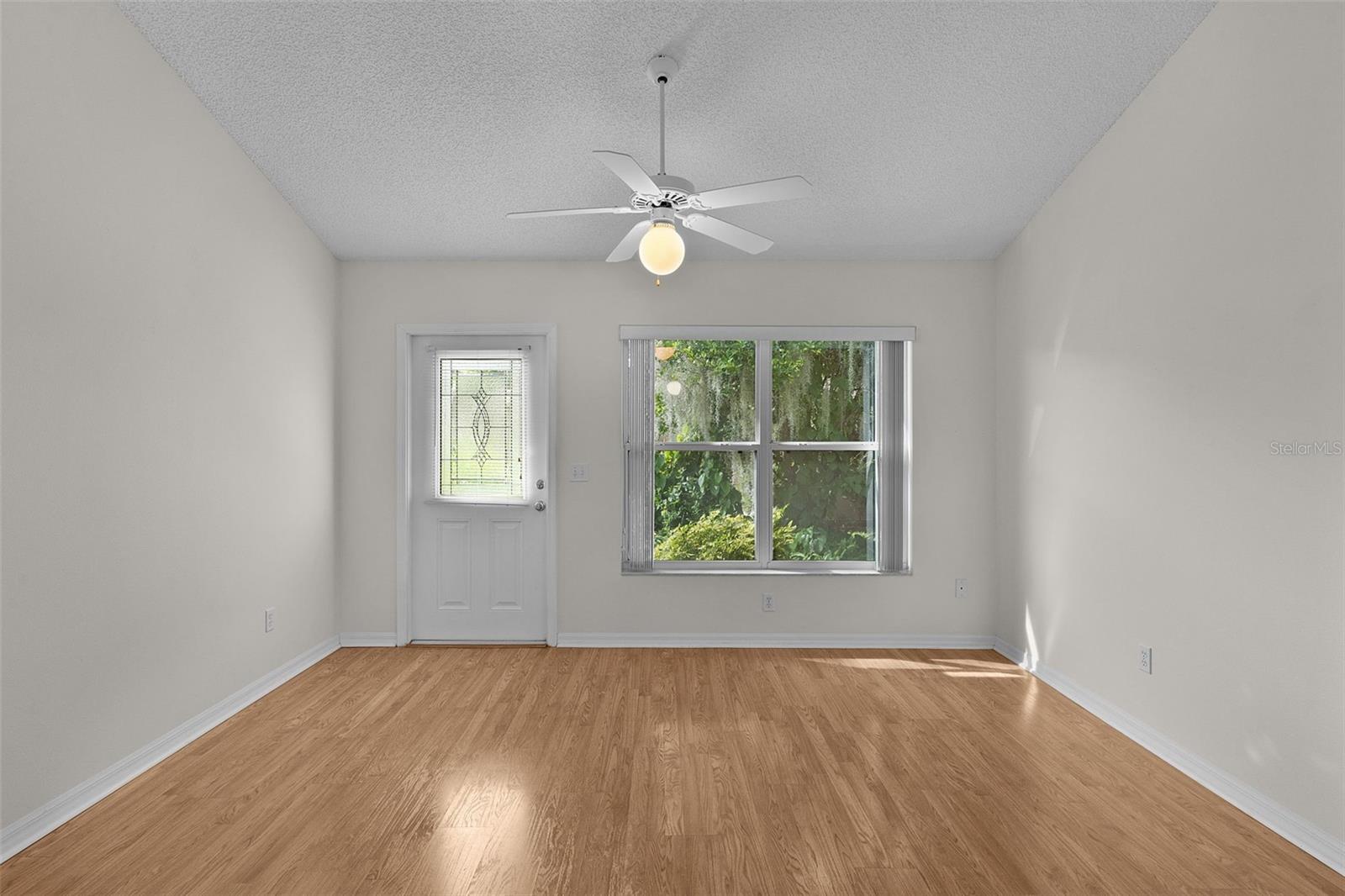 Image 32 of 44 For 912 Ventura Drive