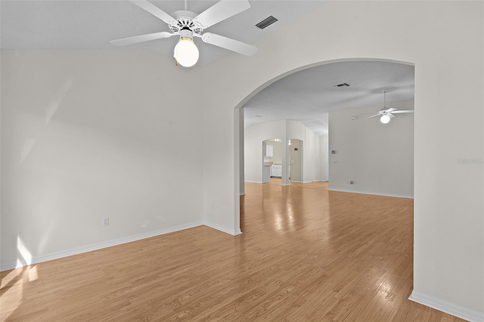 Image 33 of 44 For 912 Ventura Drive