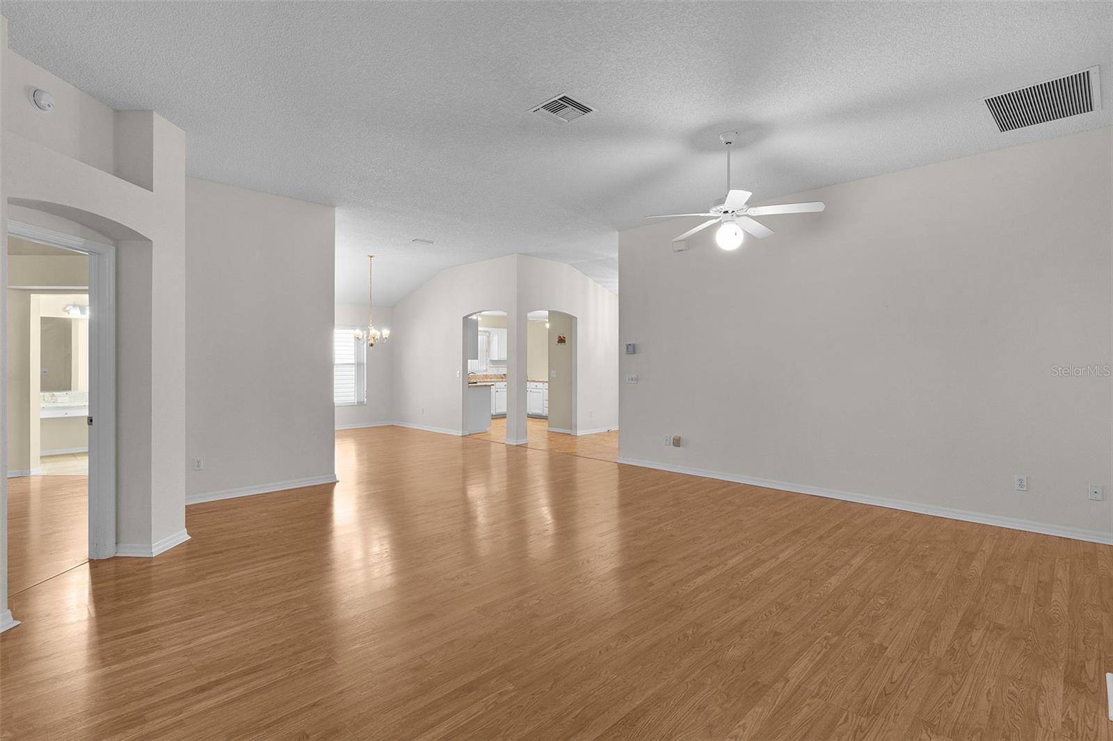 Image 6 of 44 For 912 Ventura Drive