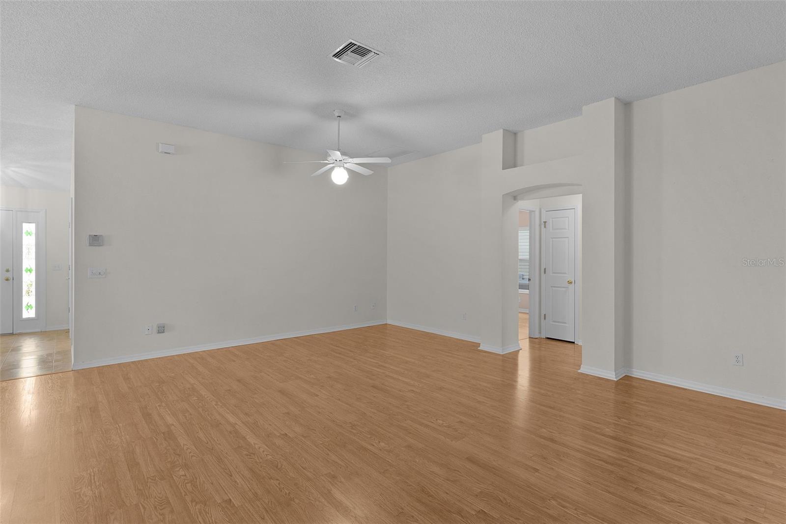 Image 7 of 44 For 912 Ventura Drive