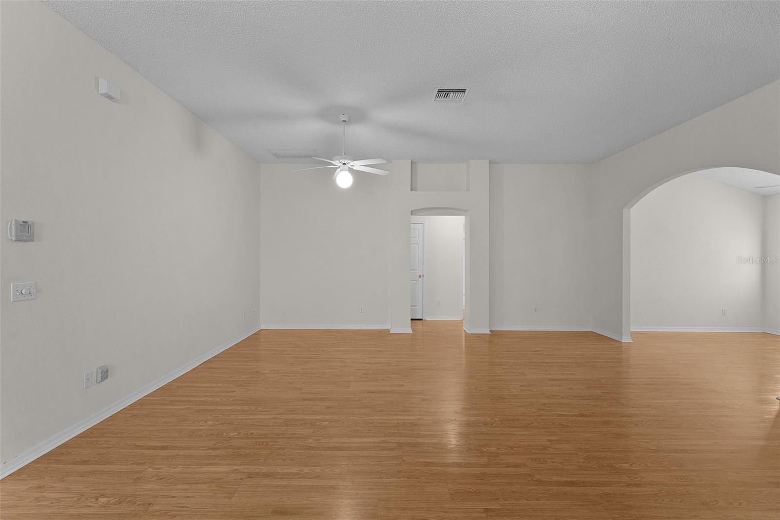 Image 8 of 44 For 912 Ventura Drive