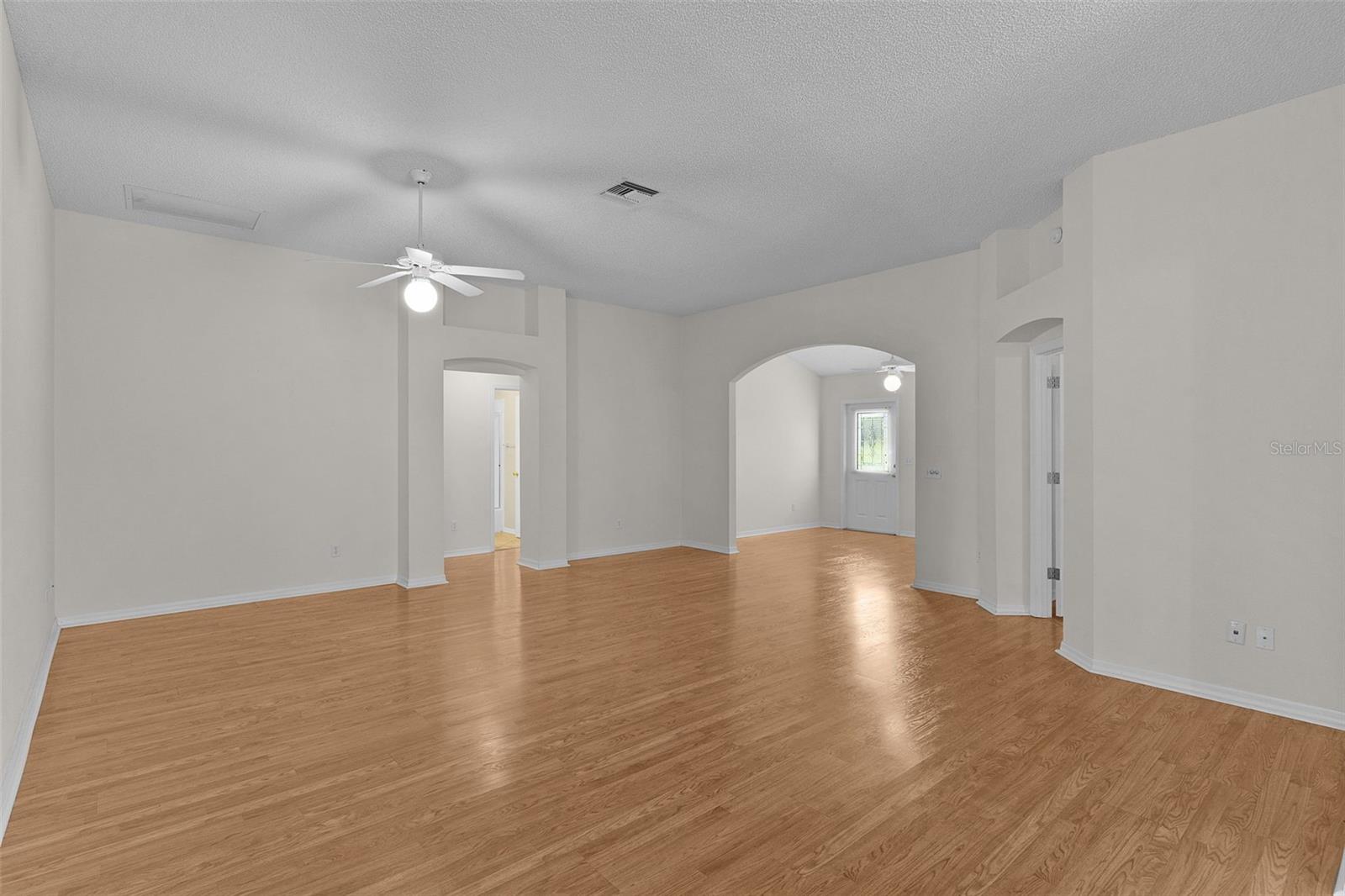 Image 9 of 44 For 912 Ventura Drive