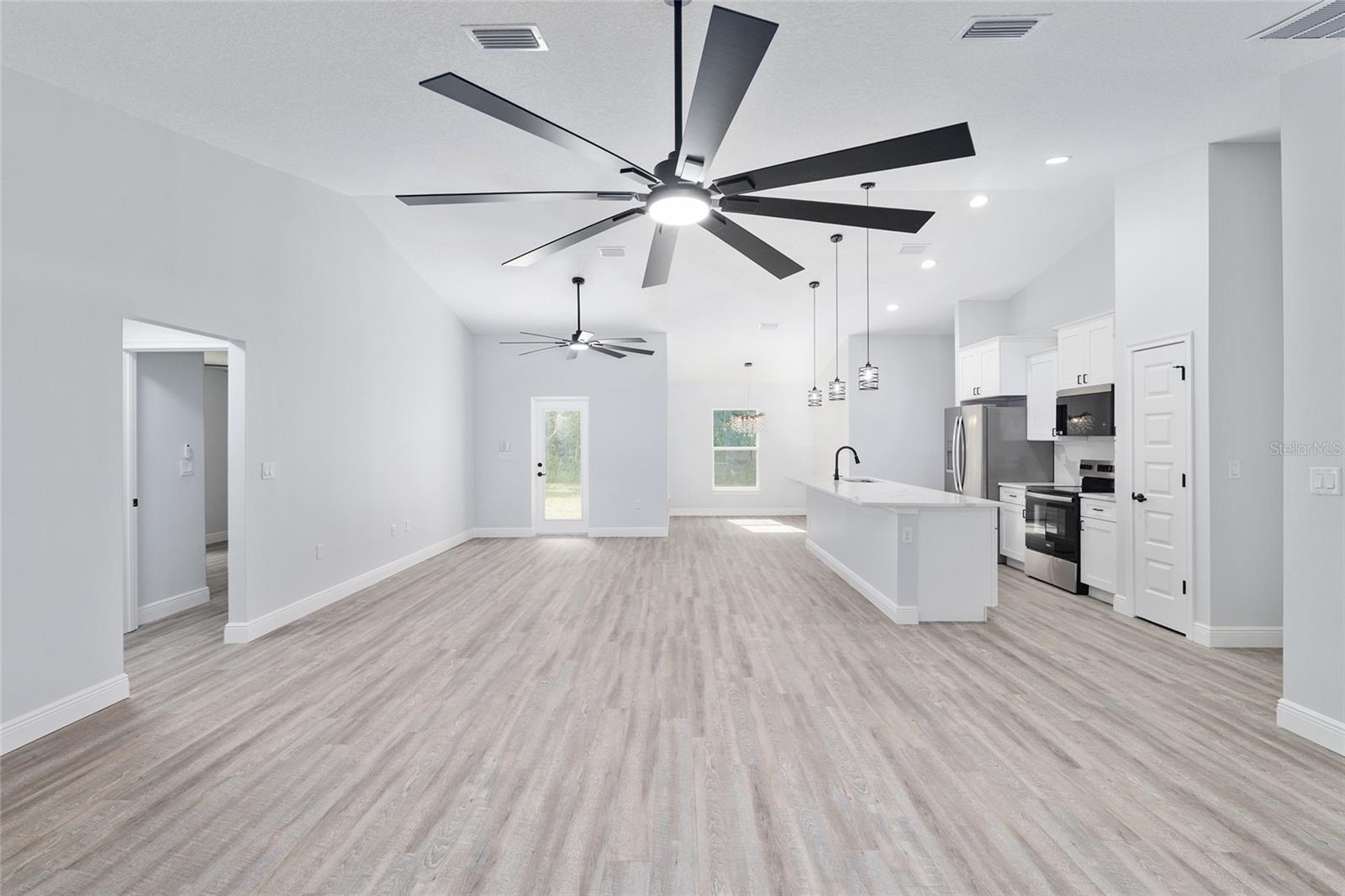 Image 10 of 45 For 595 Byrd Loop