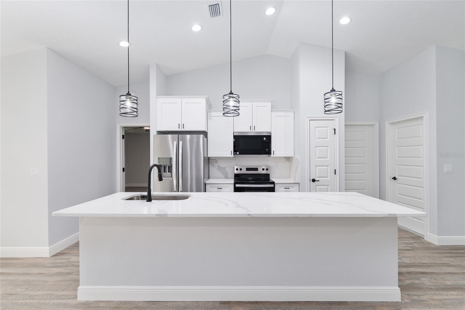 Image 14 of 45 For 595 Byrd Loop