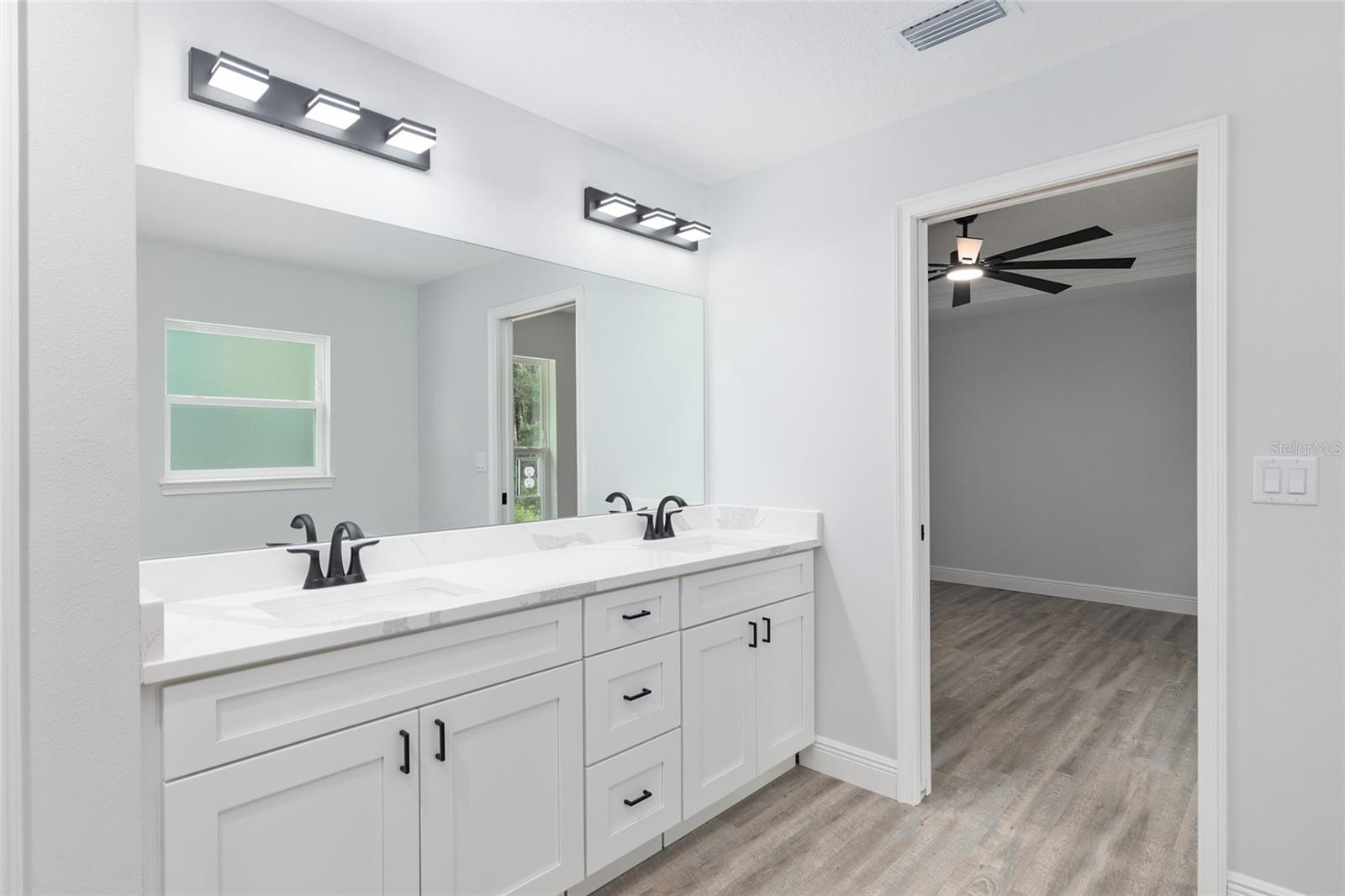 Image 29 of 45 For 595 Byrd Loop