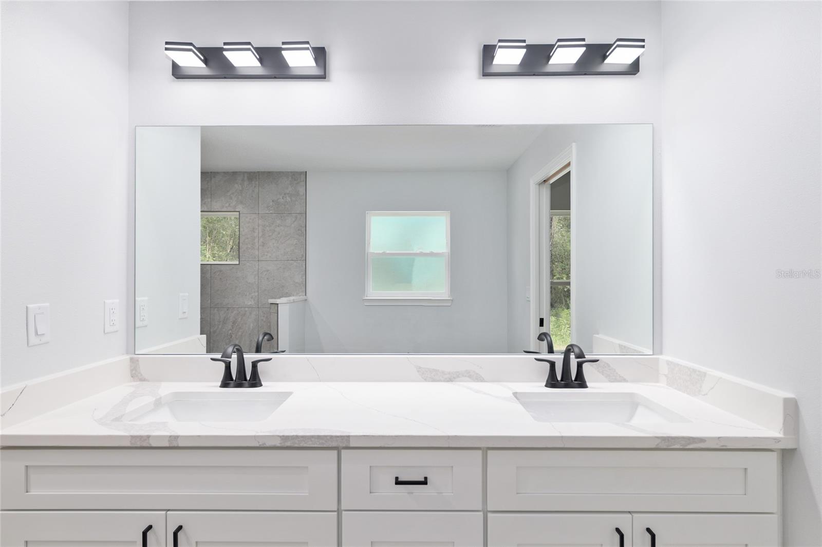 Image 30 of 45 For 595 Byrd Loop