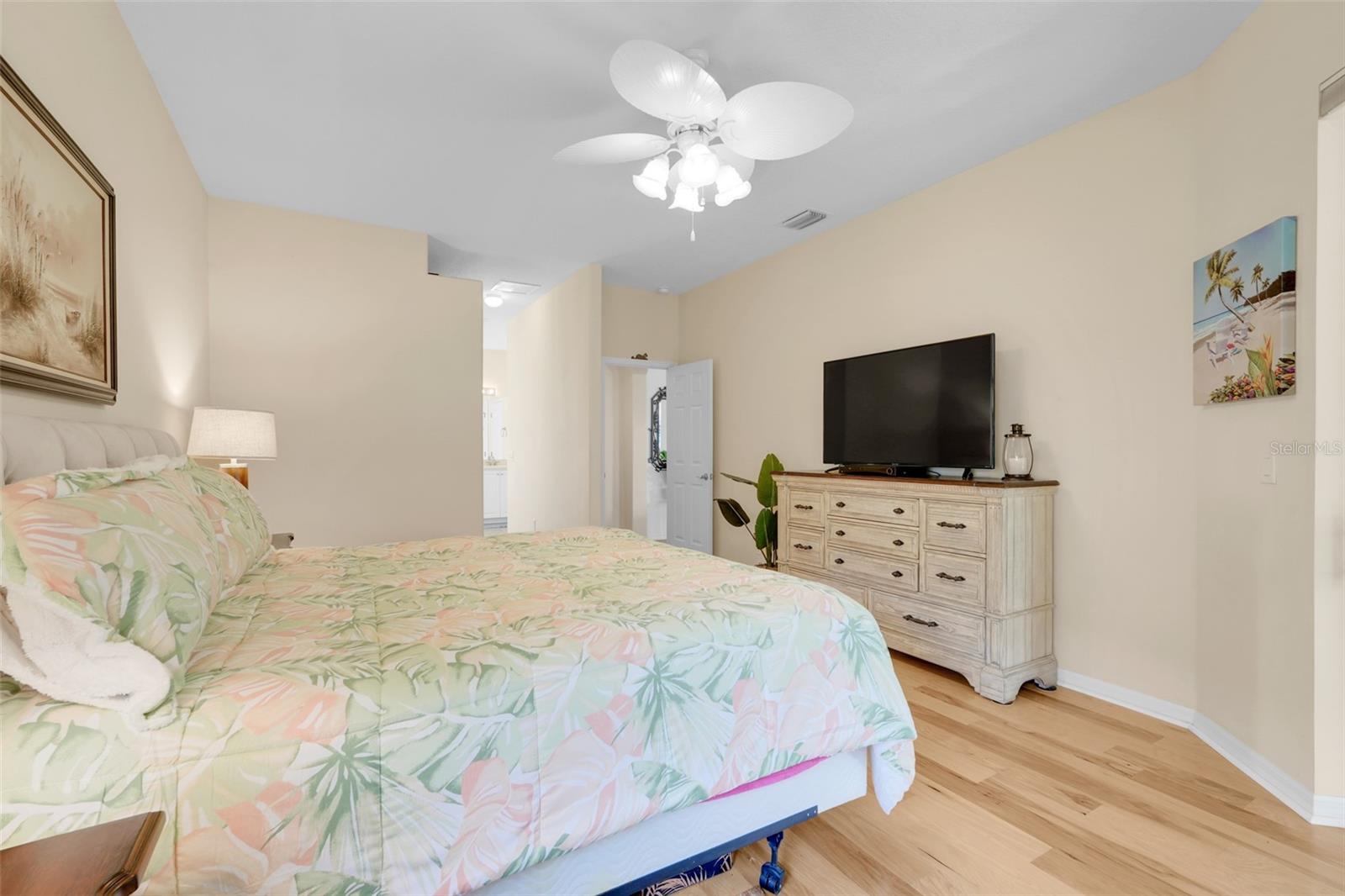 Image 23 of 40 For 27303 Stoney Brook Dr
