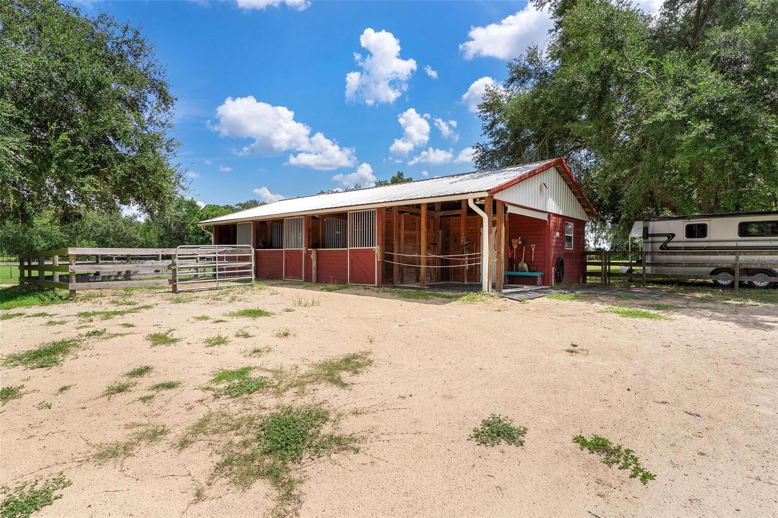 Image 79 of 94 For 18525 Lake Road