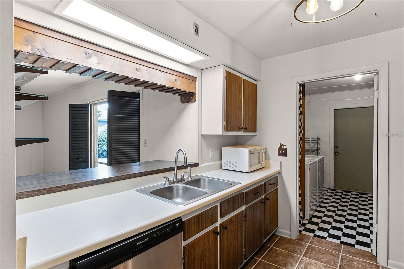Image 15 of 32 For 1407 Kirby Street
