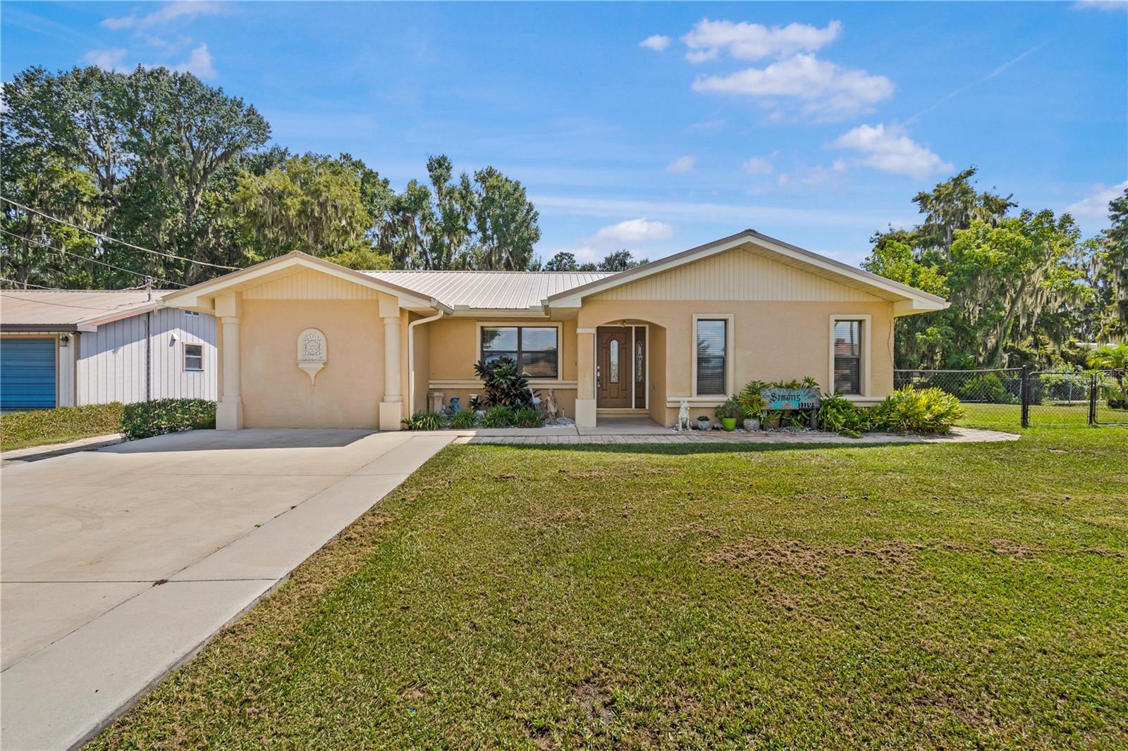Details for 1119 Cr 457  , LAKE PANASOFFKEE, FL 33538
