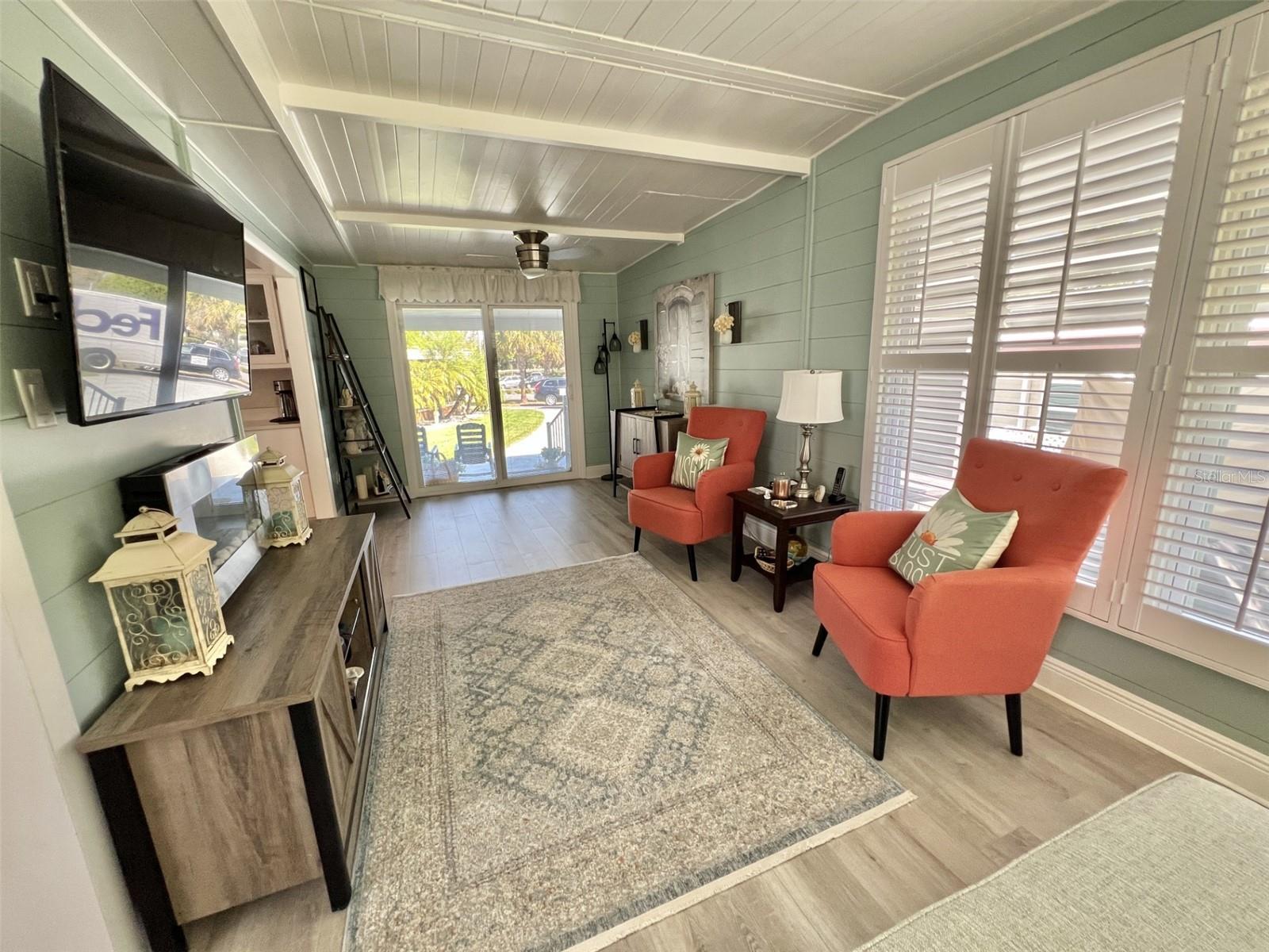Image 14 of 74 For 207 Hawthorne Boulevard