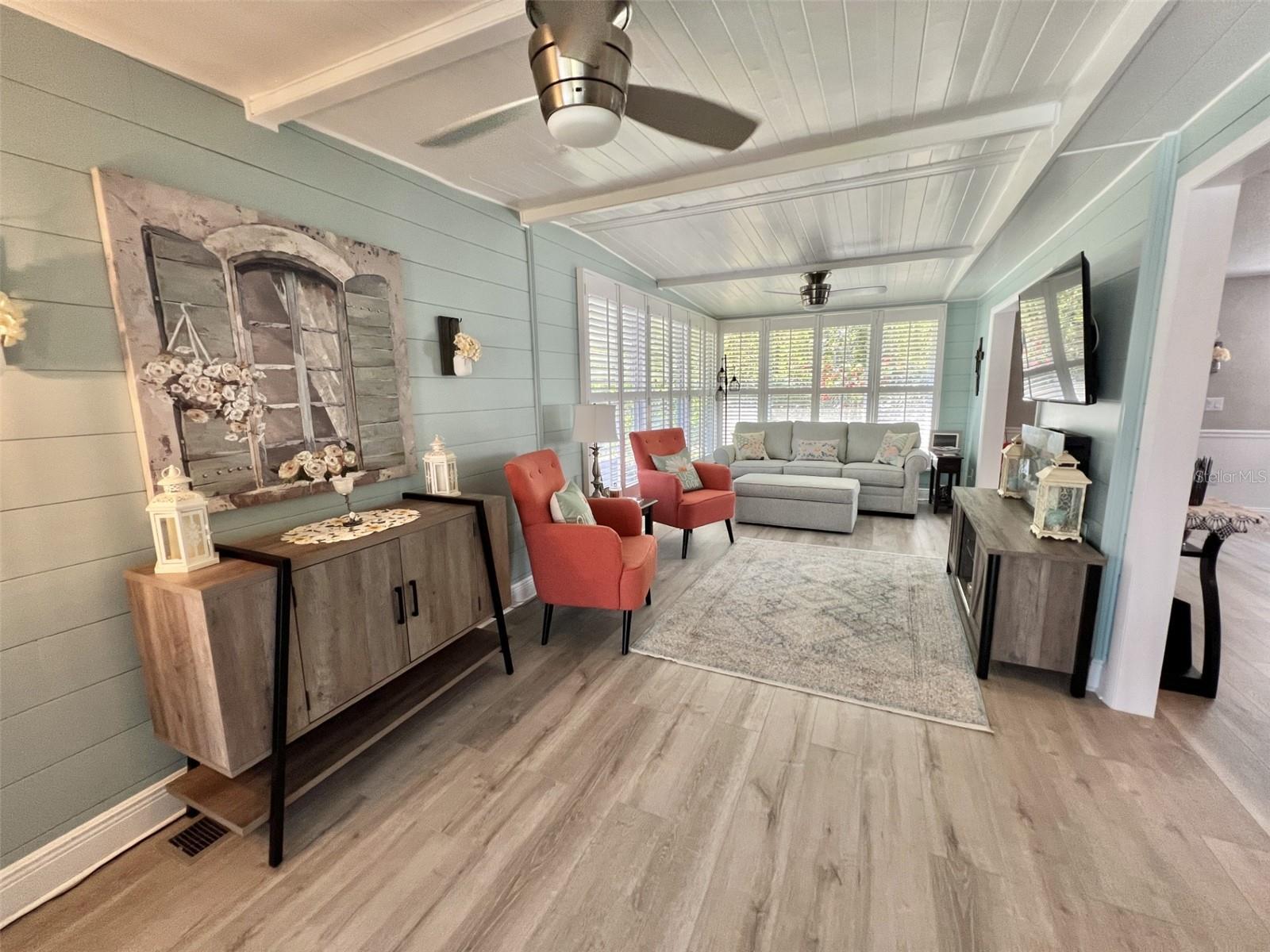 Image 15 of 74 For 207 Hawthorne Boulevard