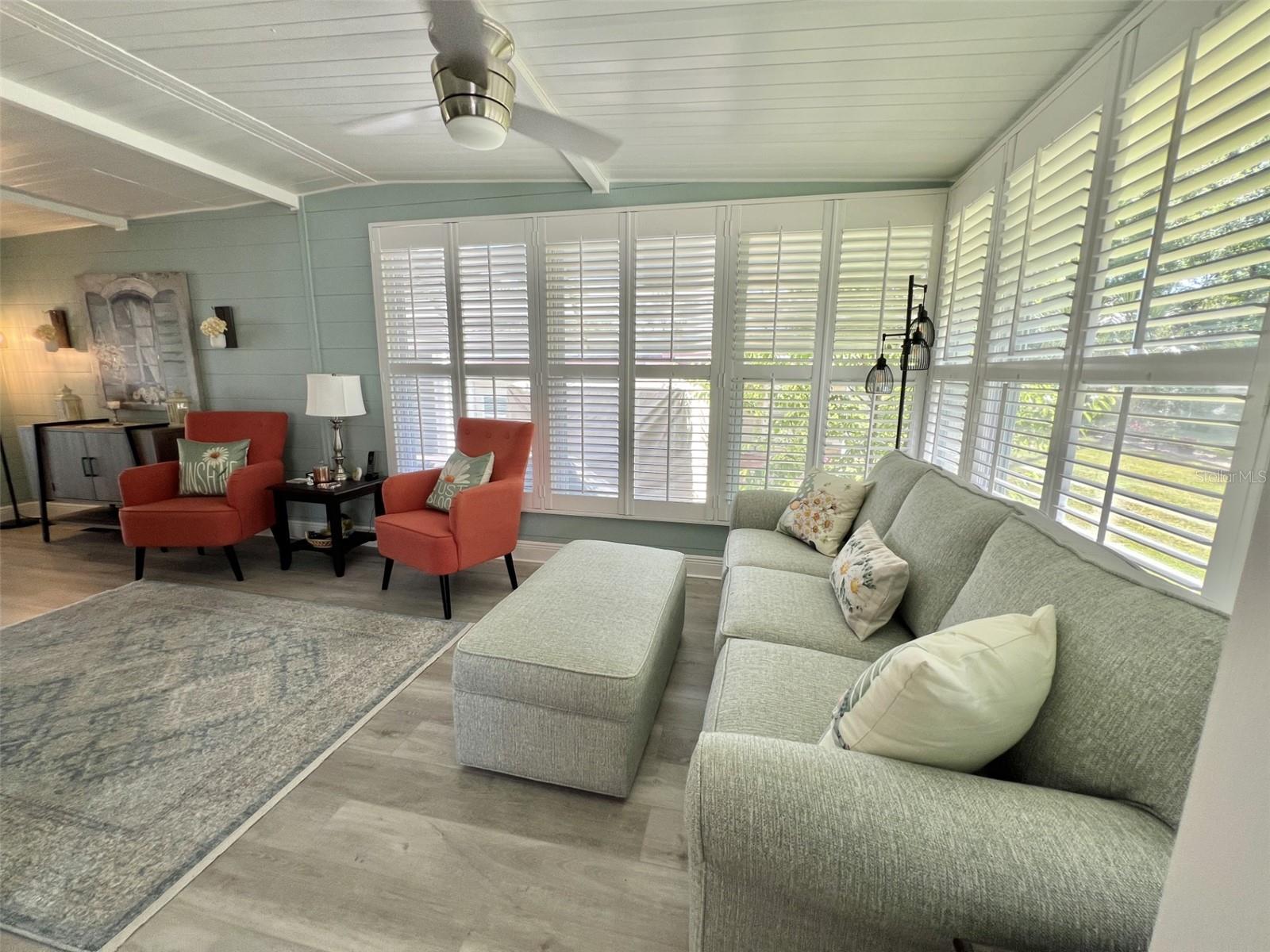Image 18 of 74 For 207 Hawthorne Boulevard