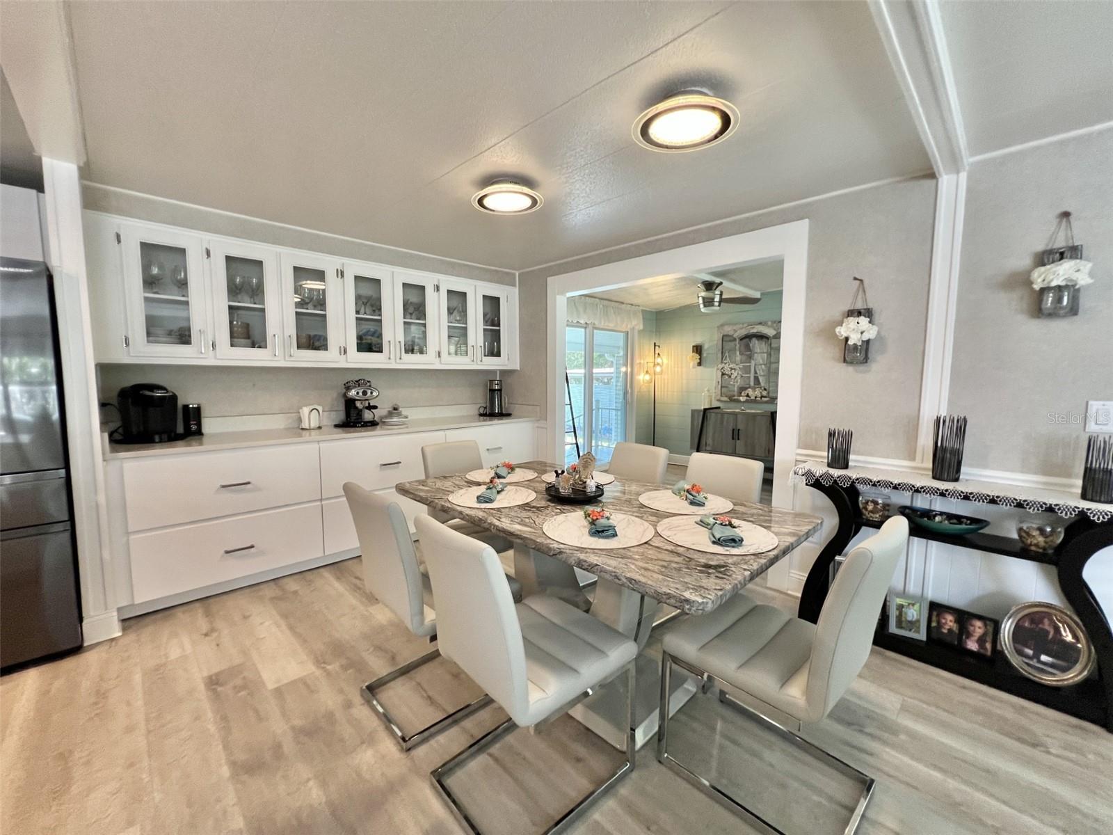 Image 22 of 74 For 207 Hawthorne Boulevard