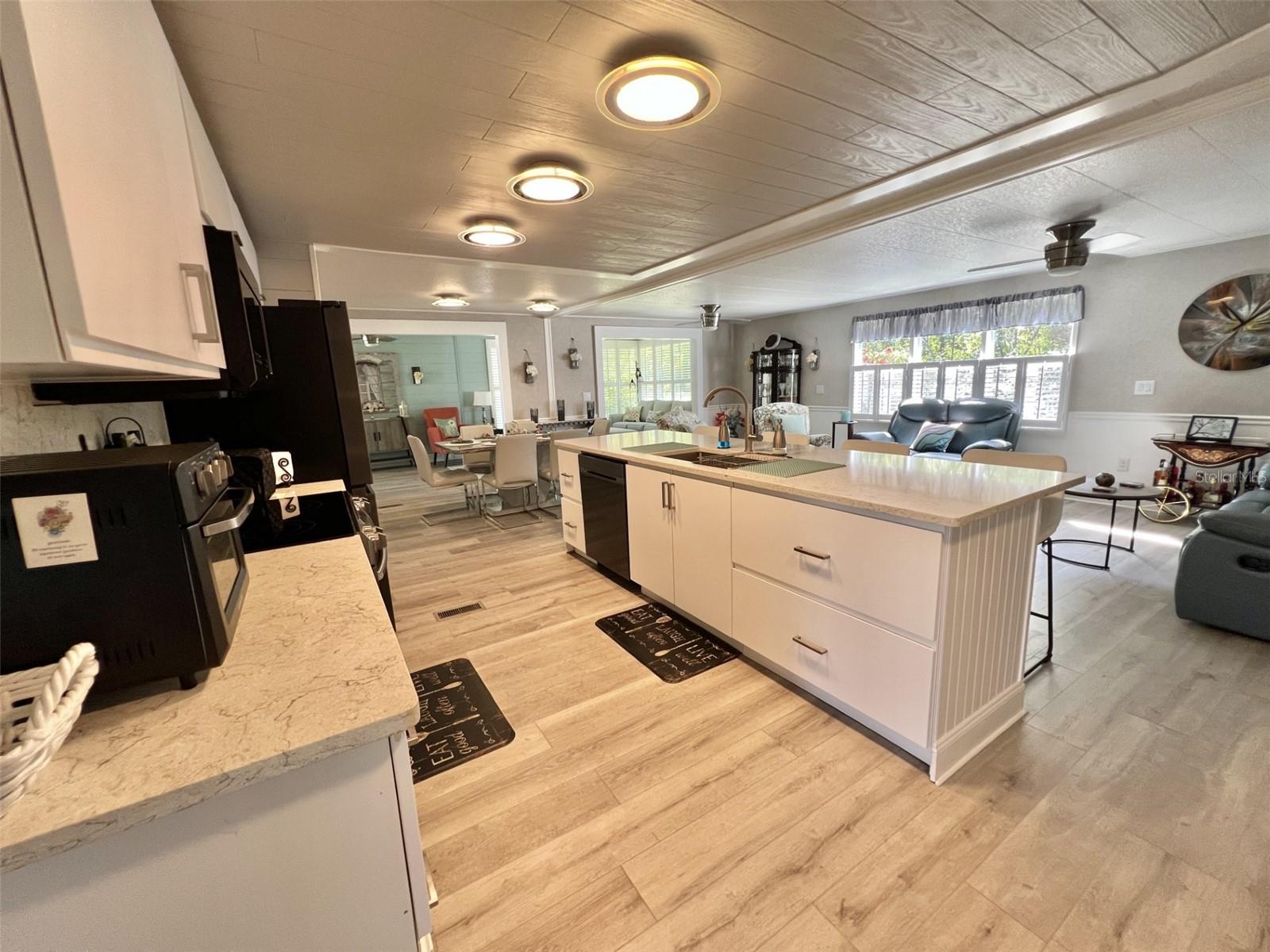 Image 29 of 74 For 207 Hawthorne Boulevard