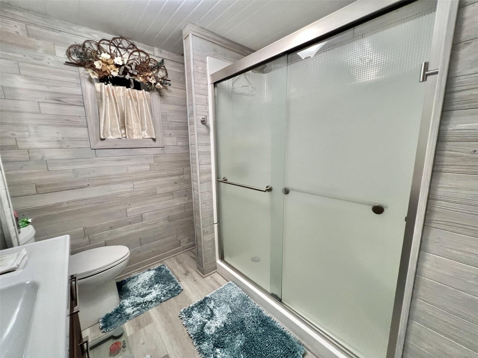 Image 36 of 74 For 207 Hawthorne Boulevard