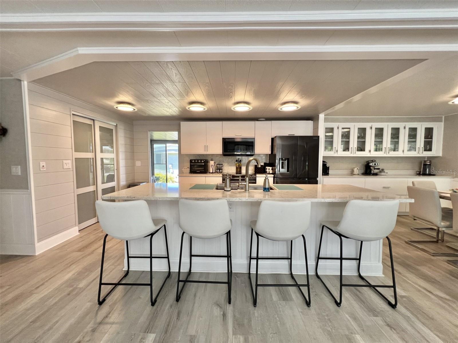 Image 4 of 74 For 207 Hawthorne Boulevard