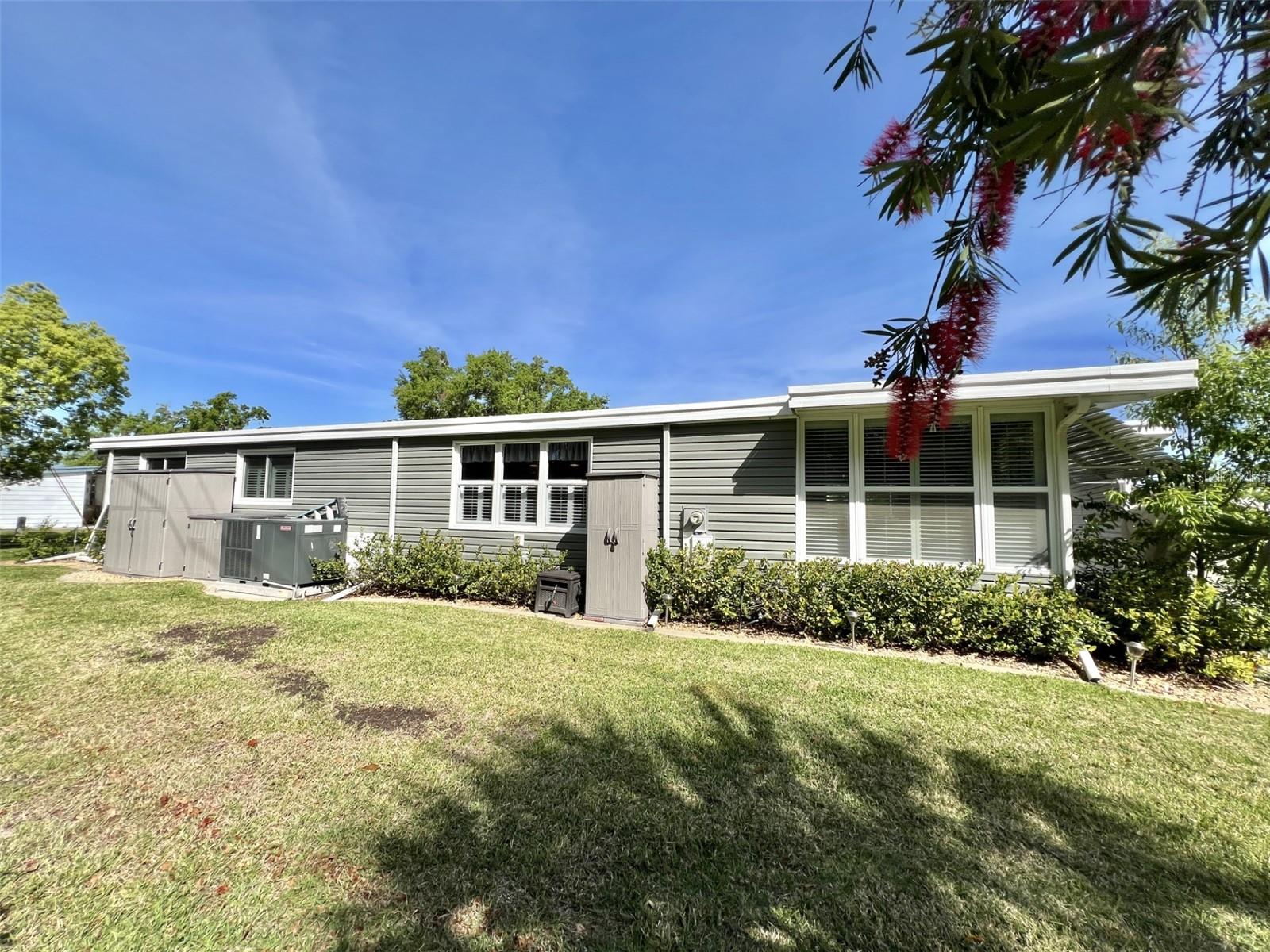 Image 7 of 74 For 207 Hawthorne Boulevard