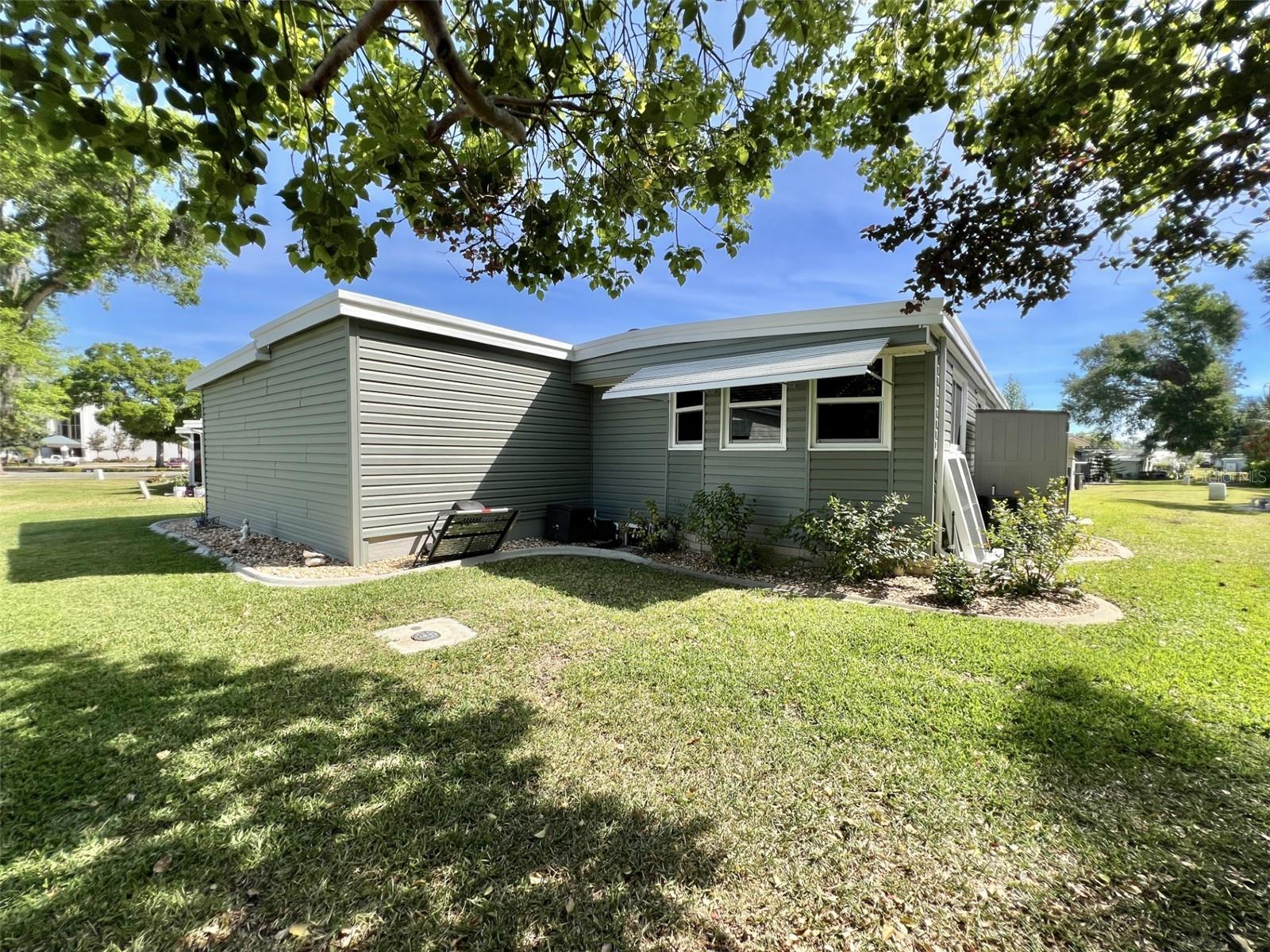 Image 8 of 74 For 207 Hawthorne Boulevard