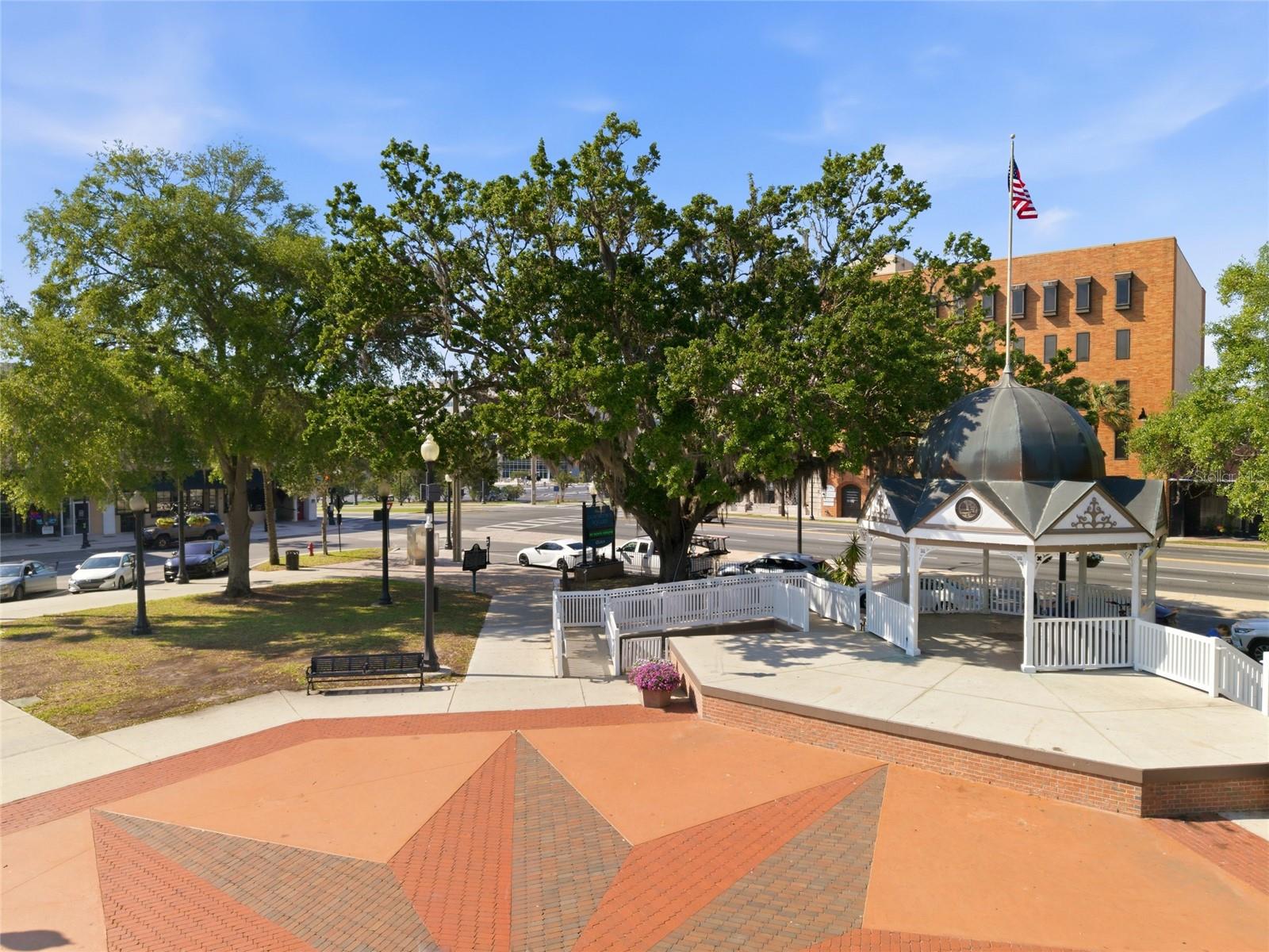 Image 32 of 34 For 14919 46th Circle