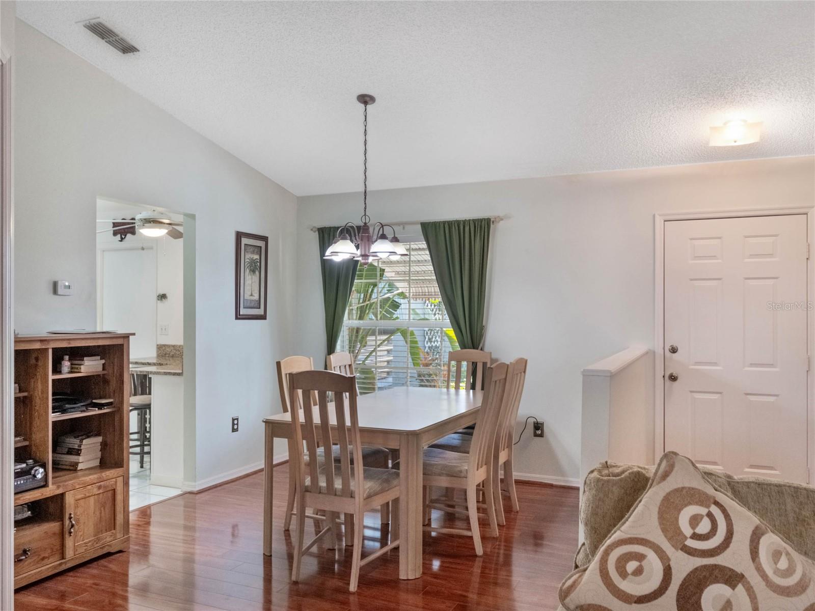 Image 8 of 53 For 15729 Greater Groves Boulevard