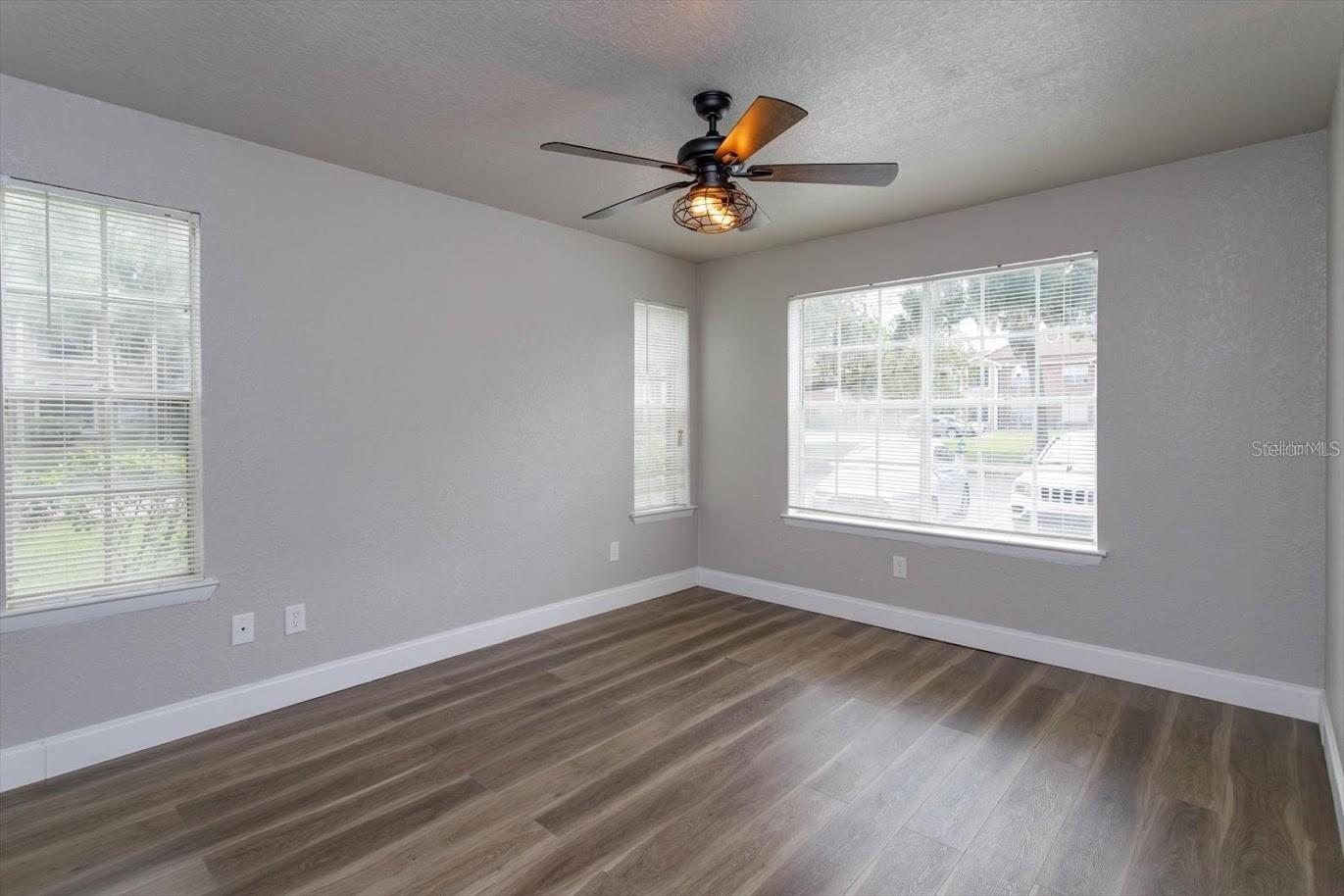 Image 11 of 18 For 4400 Thornbriar Lane 101a