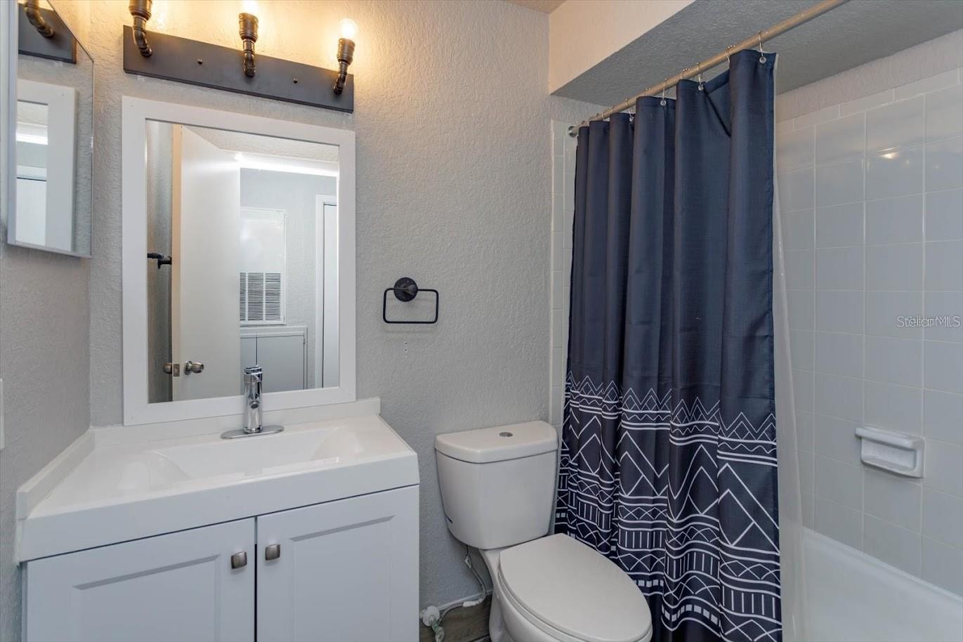 Image 14 of 18 For 4400 Thornbriar Lane 101a