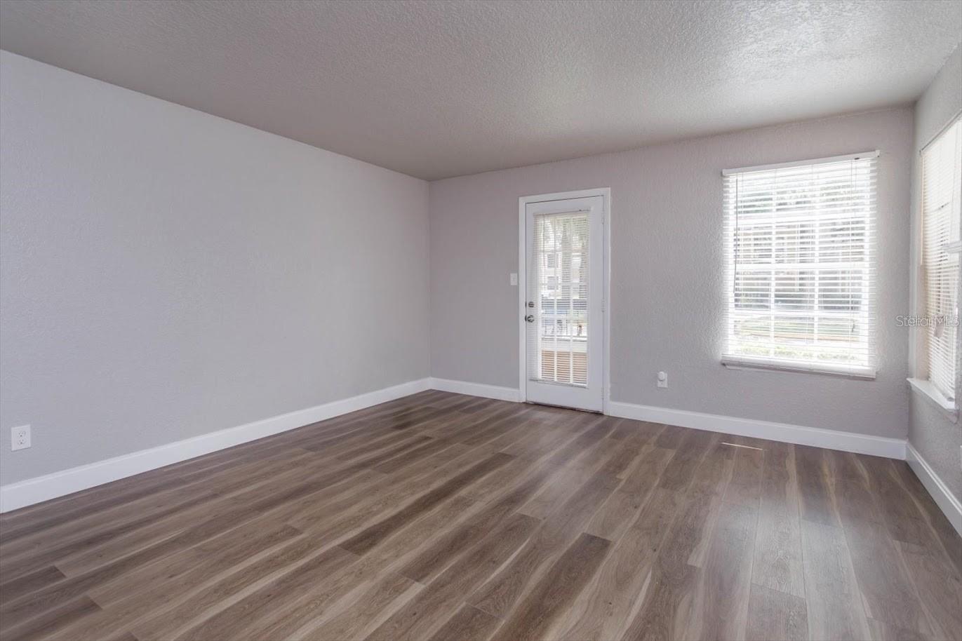 Image 5 of 18 For 4400 Thornbriar Lane 101a