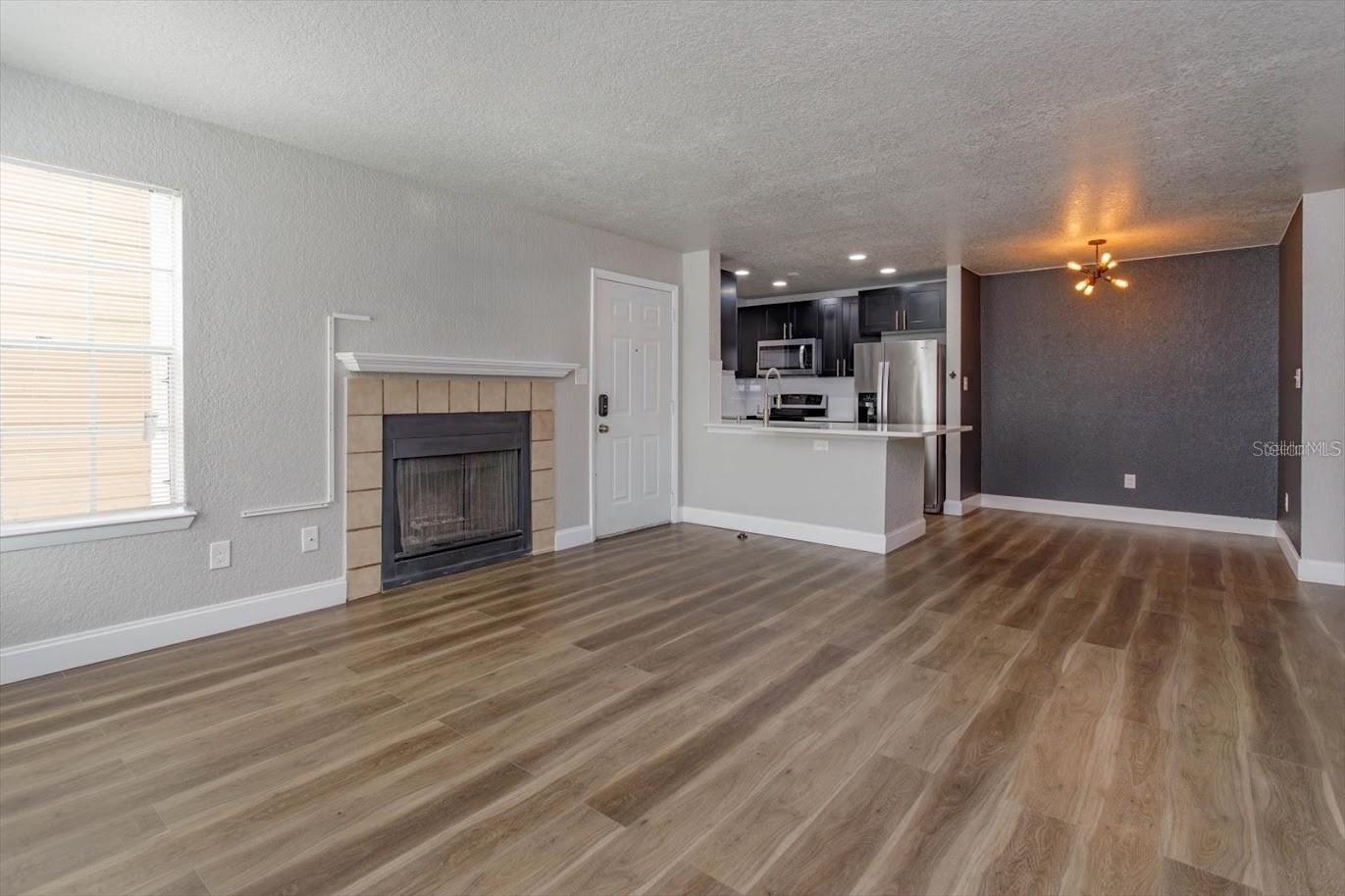 Image 6 of 18 For 4400 Thornbriar Lane 101a