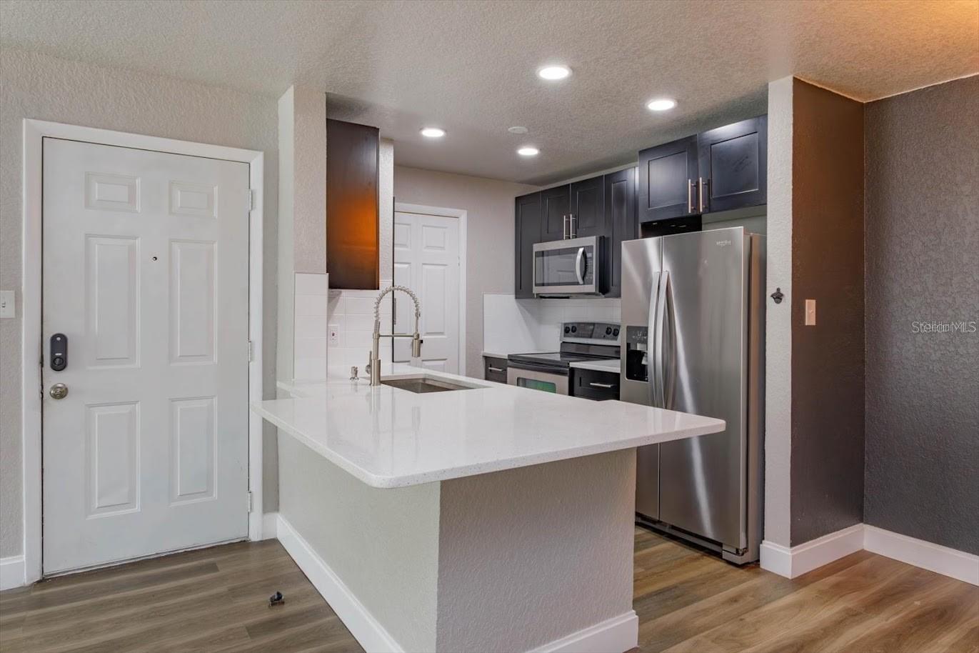 Image 8 of 18 For 4400 Thornbriar Lane 101a