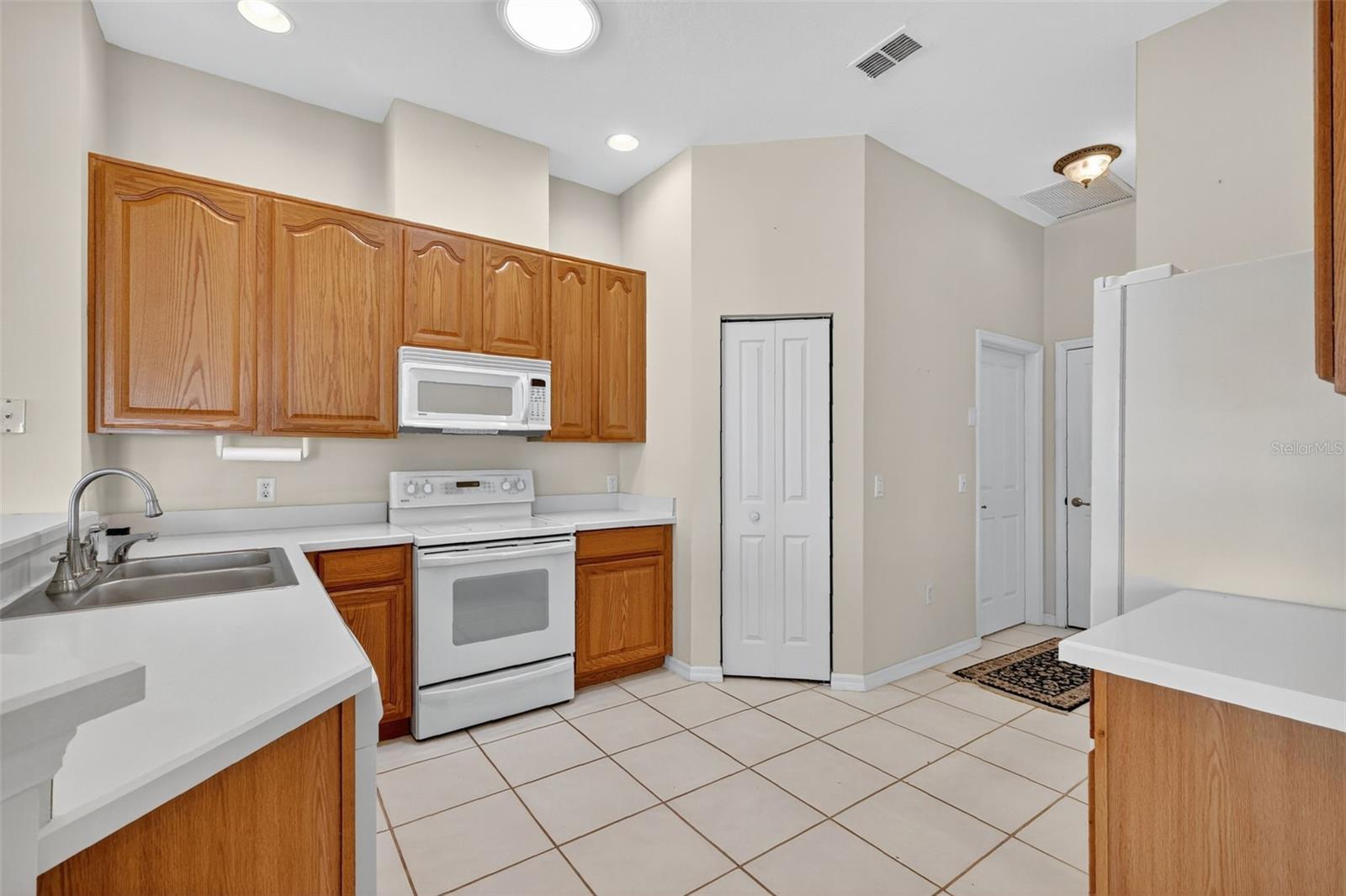 Image 15 of 30 For 5135 Aurora Drive