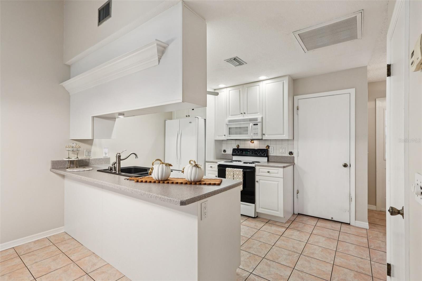 Image 16 of 43 For 5122 Lazy Oaks Drive 5122