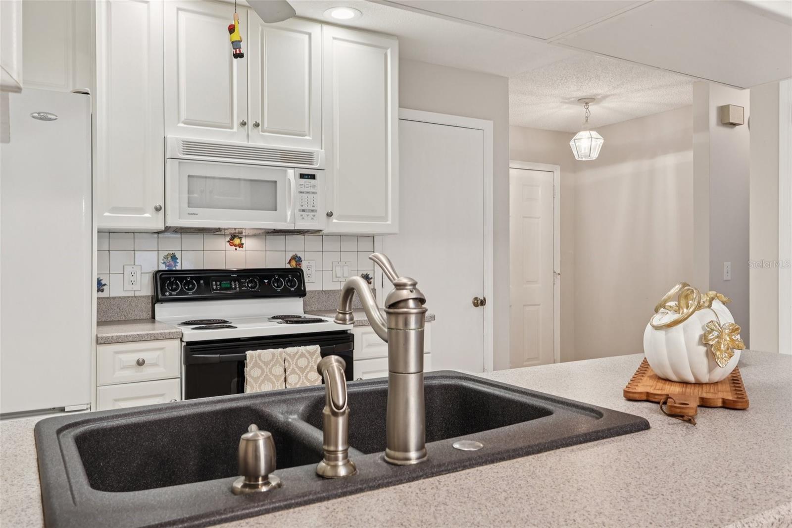 Image 17 of 43 For 5122 Lazy Oaks Drive 5122