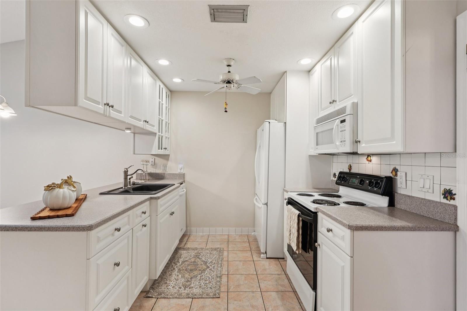 Image 20 of 43 For 5122 Lazy Oaks Drive 5122