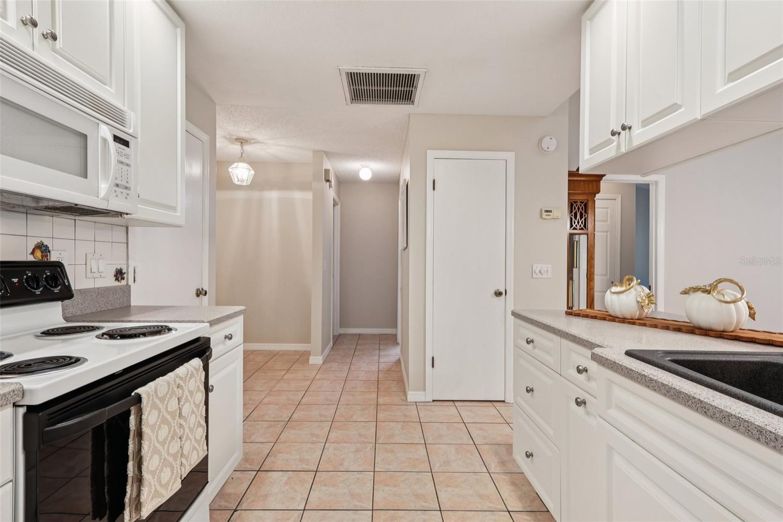 Image 22 of 43 For 5122 Lazy Oaks Drive 5122