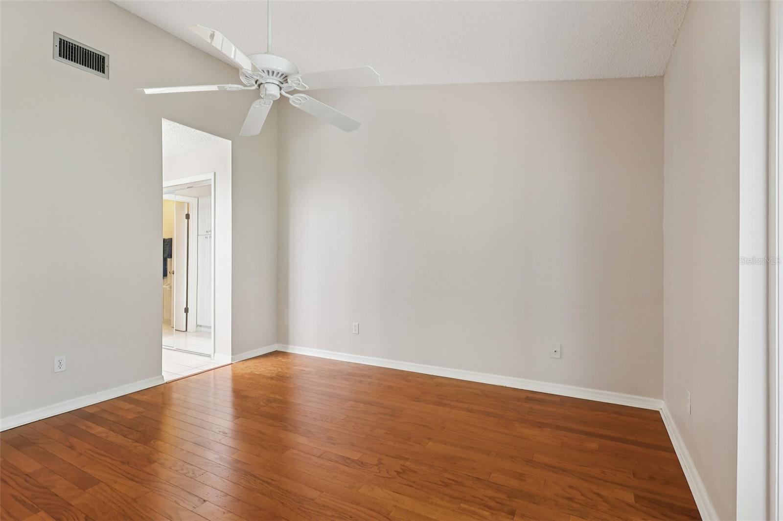 Image 32 of 43 For 5122 Lazy Oaks Drive 5122